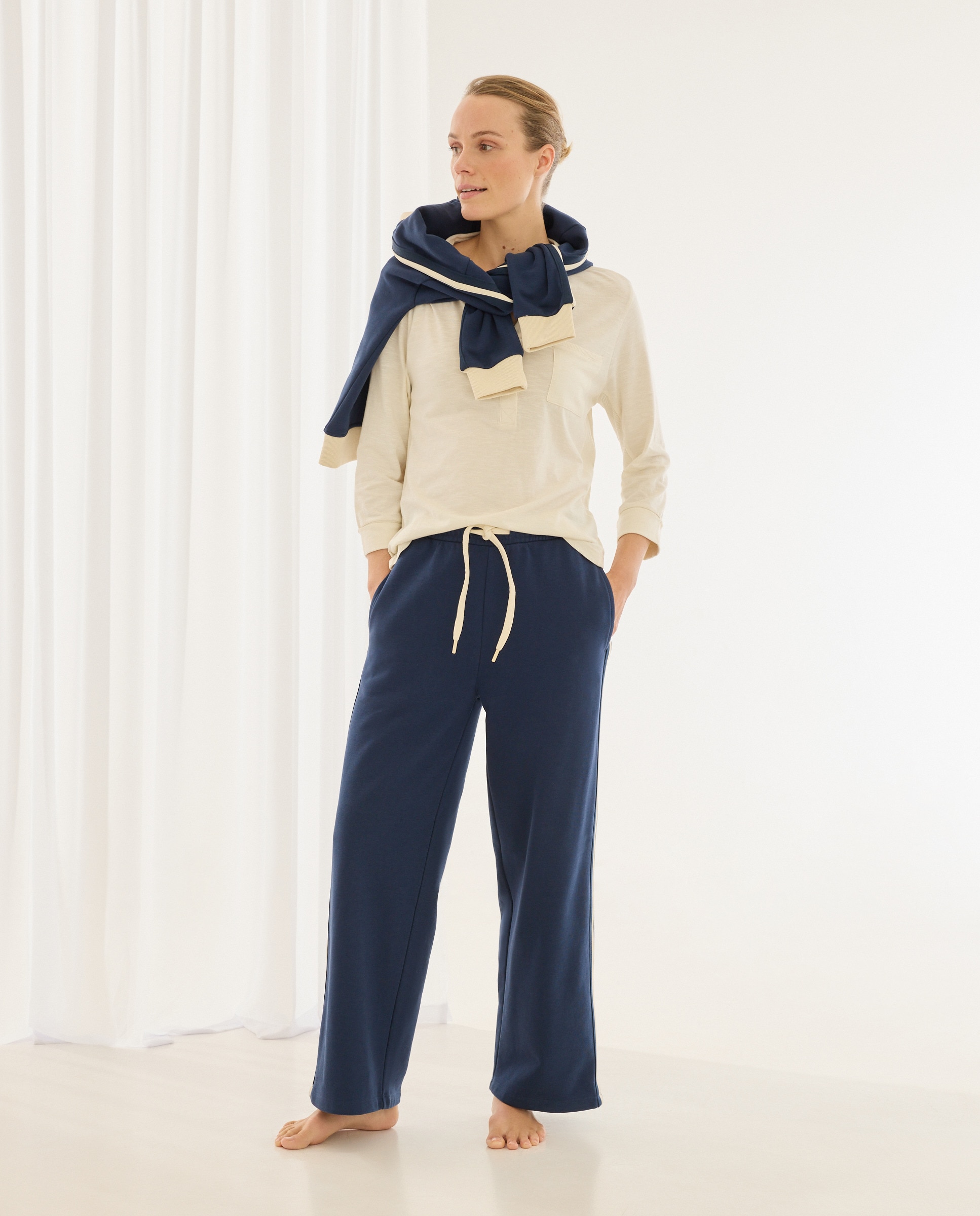 Imagem 0 de Calças com Contraste Lateral