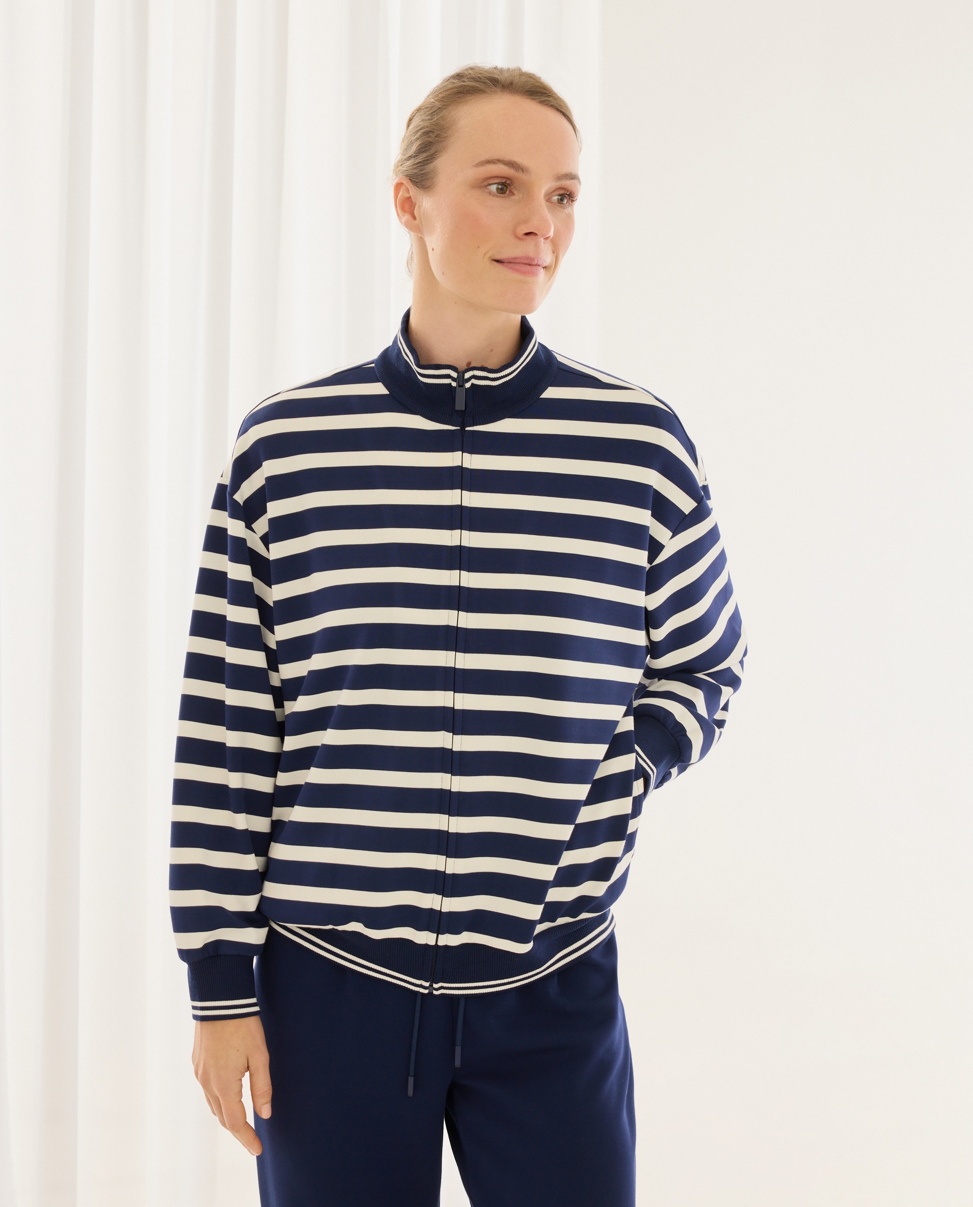 Casaco às Riscas com Colarinho de Polo Azul-marinho-1