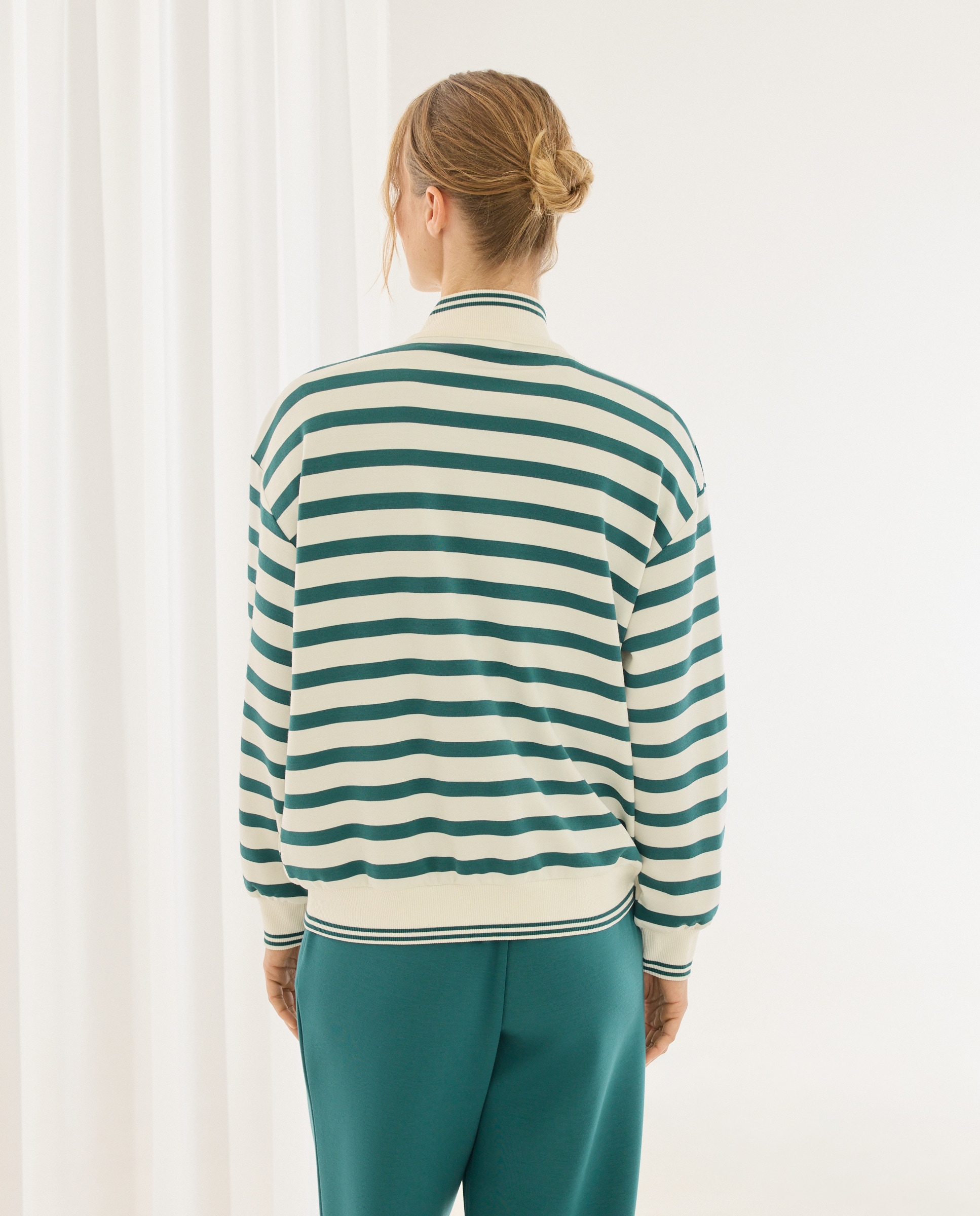 Casaco às Riscas com Colarinho de Polo Verde-3