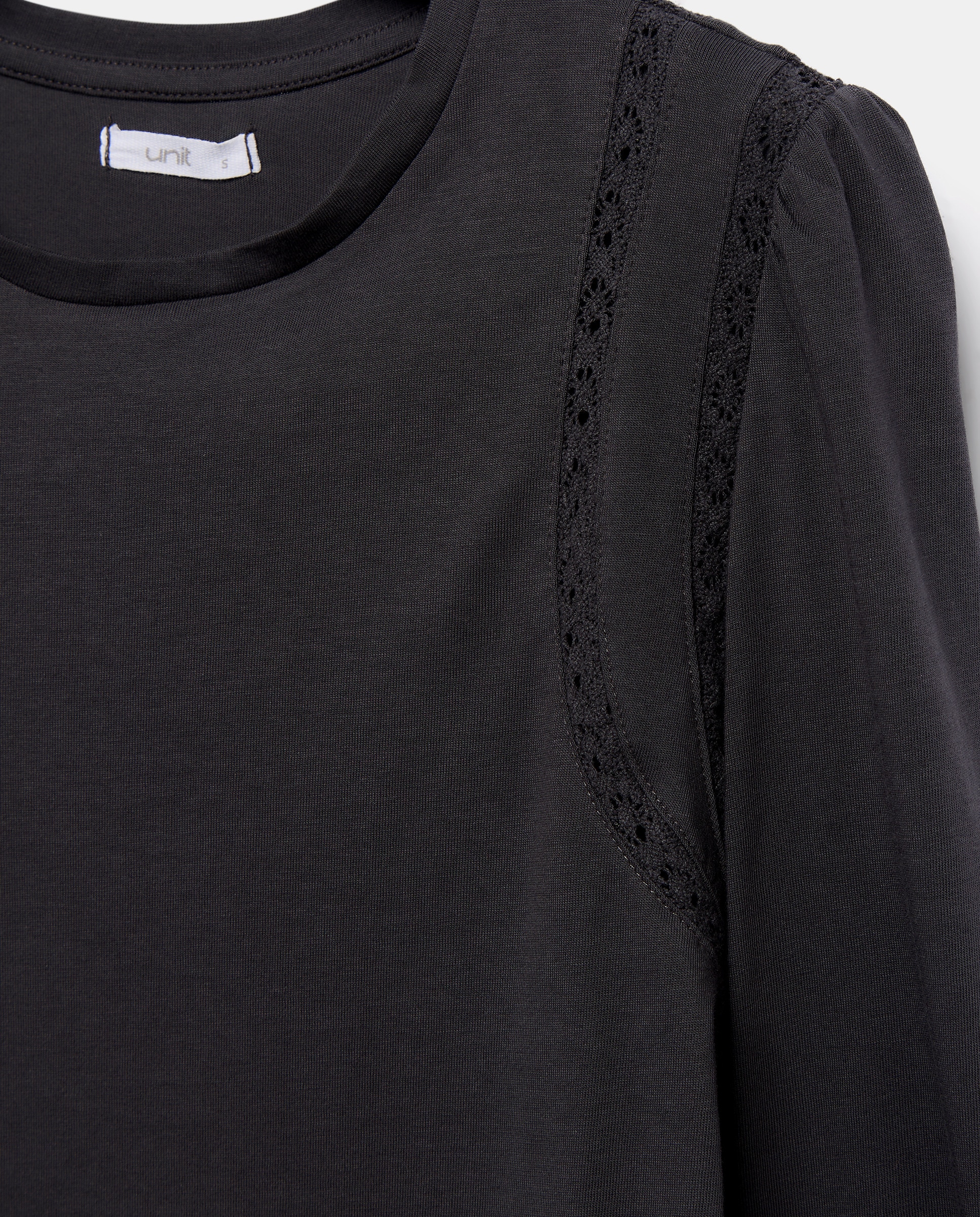 Camiseta de mujer cuello caja con detalles Plomo-5
