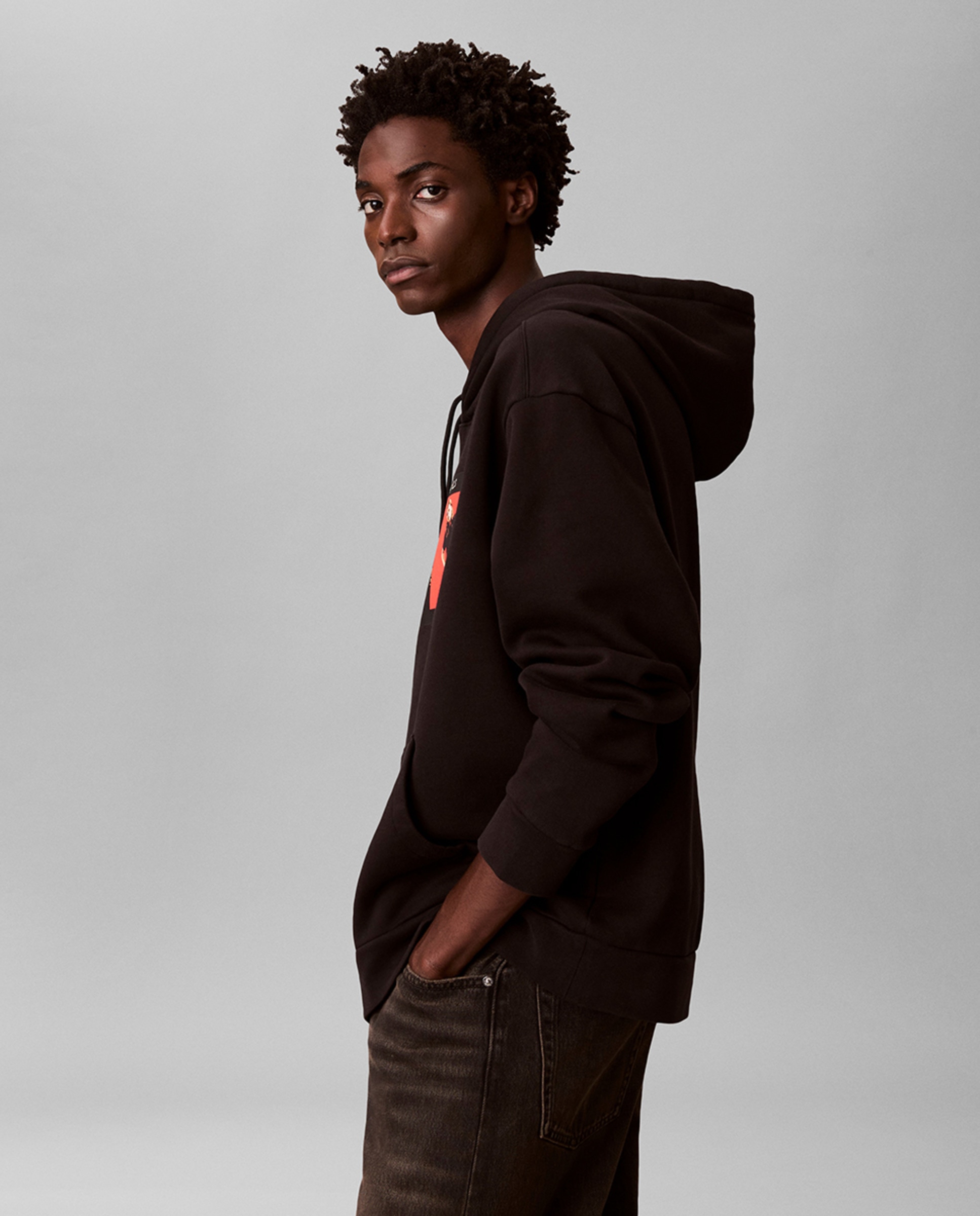 Sweatshirt com capuz Preto-4