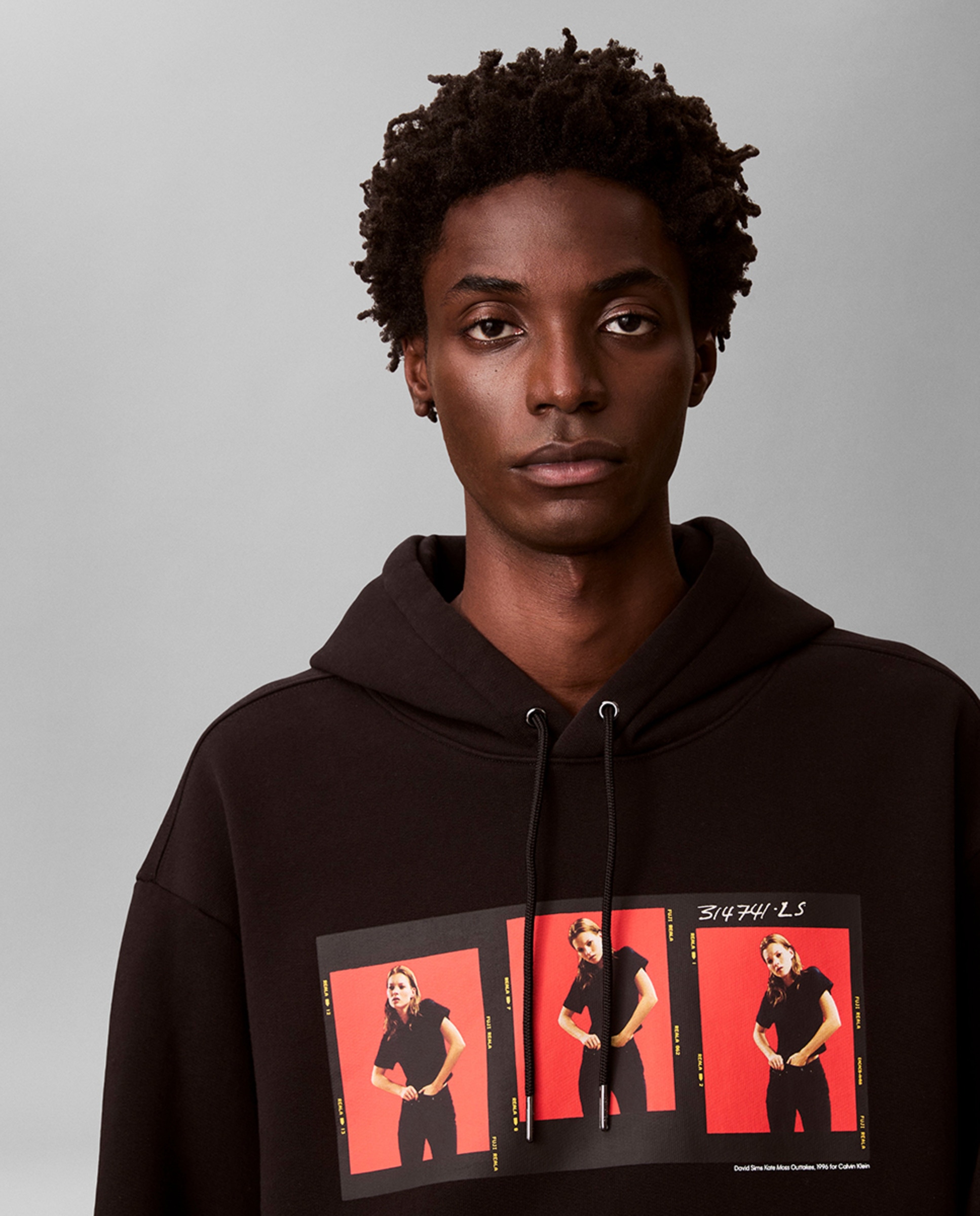 Sweatshirt com capuz Preto-3