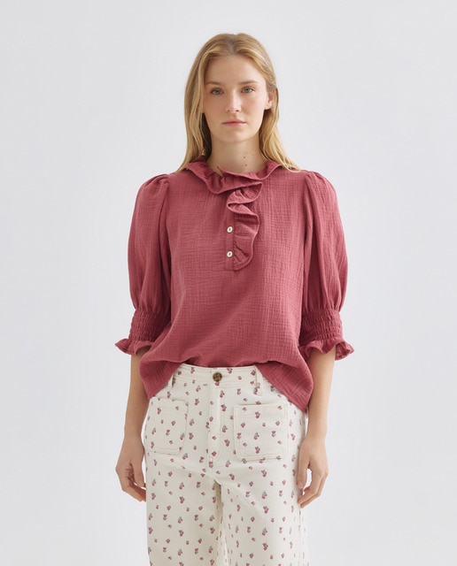 Imagen 0 de Blusa de mujer de algodón con cuello volante