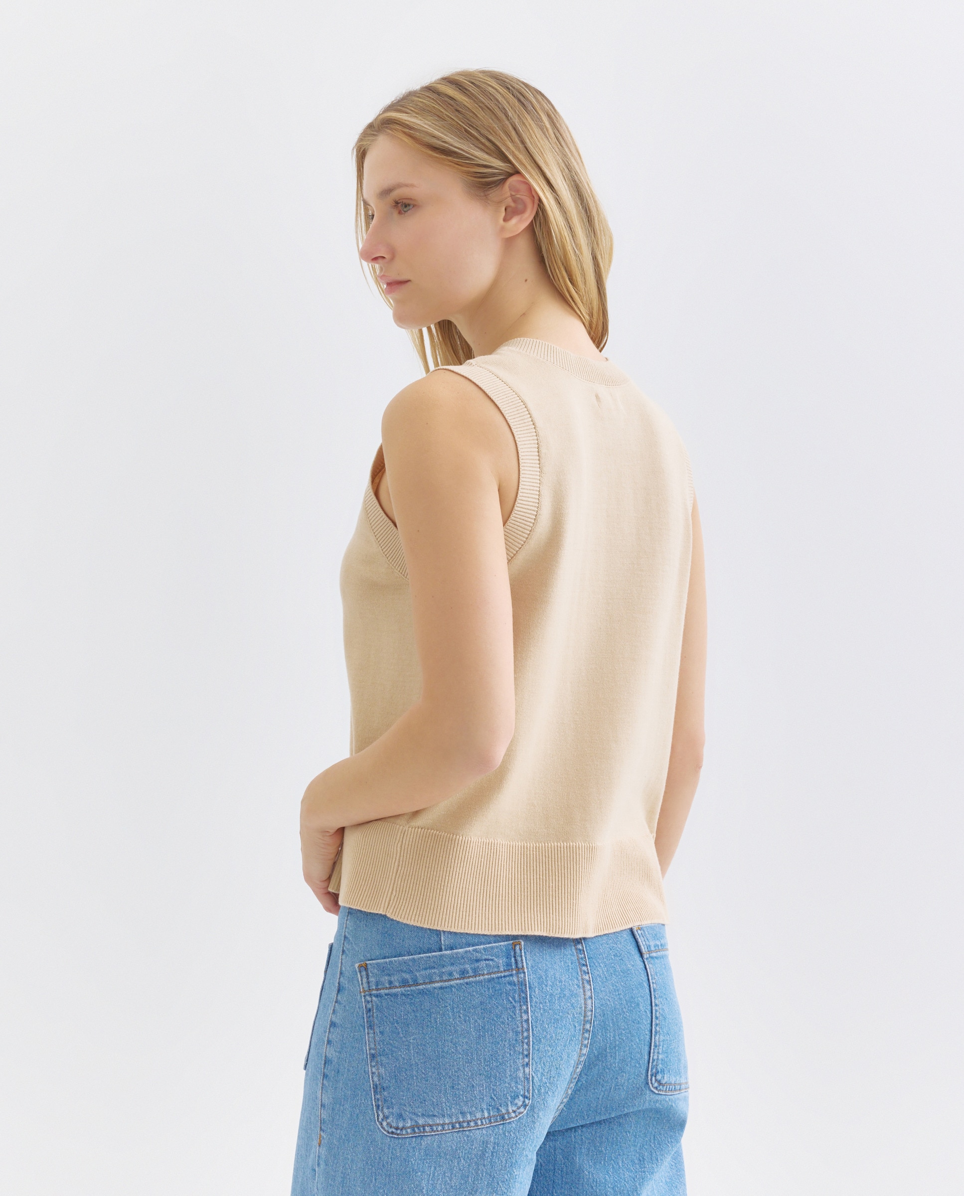 Chaleco abotonado de mujer cuello caja 120 Crudo-3