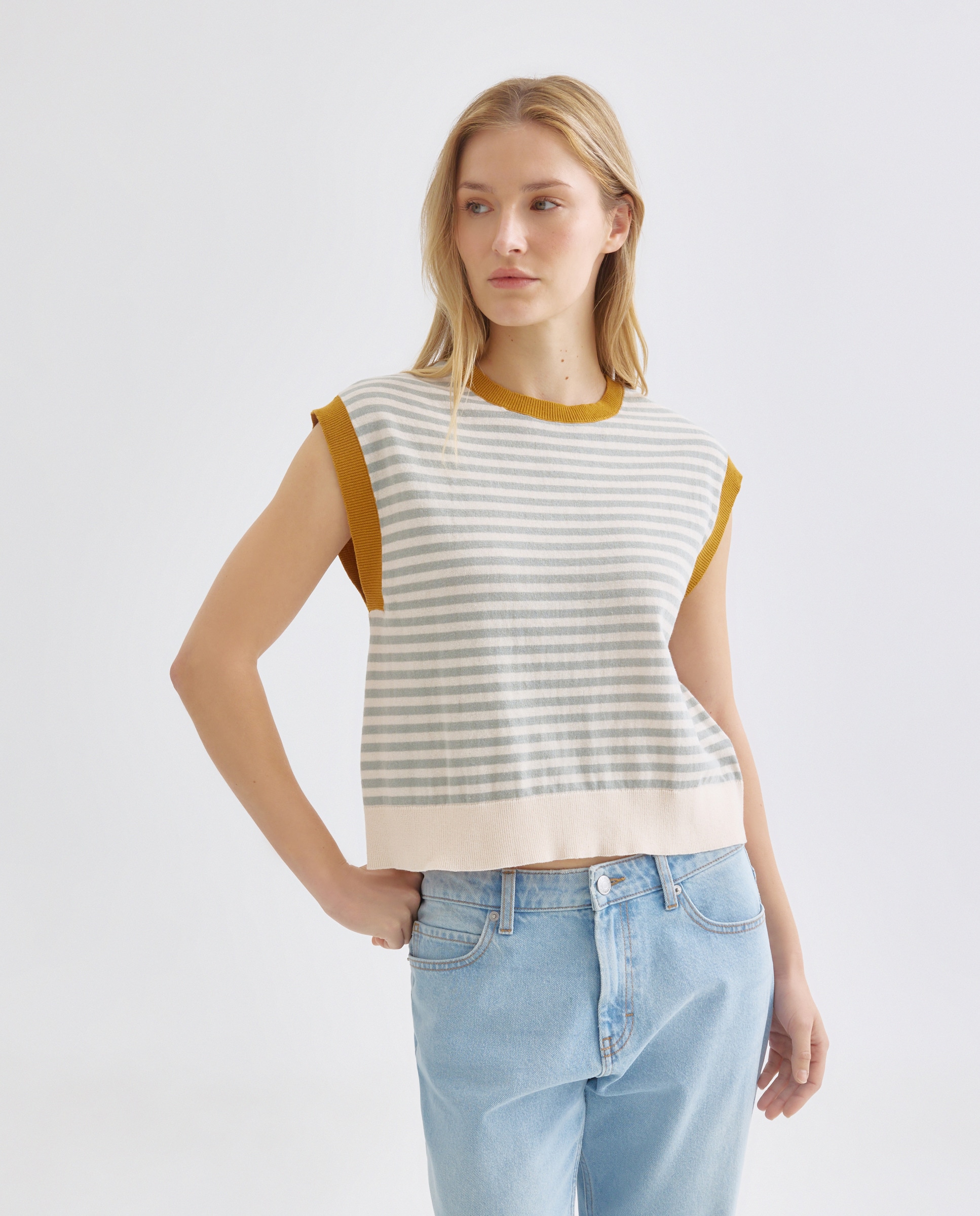 Imagen 0 de Chaleco de mujer cuello caja