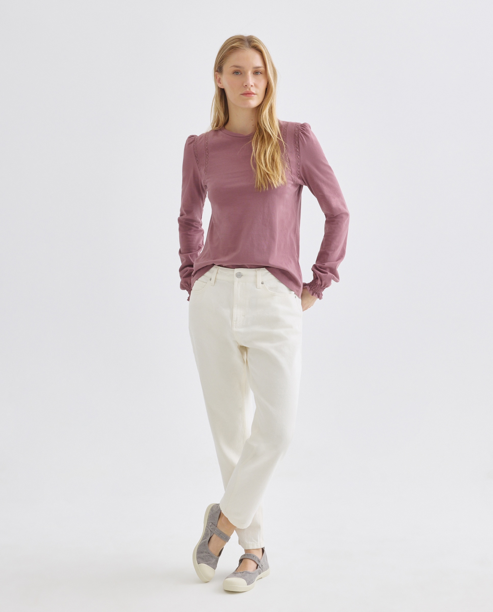 Camiseta de mujer cuello caja con detalles 291 Berenjena-2