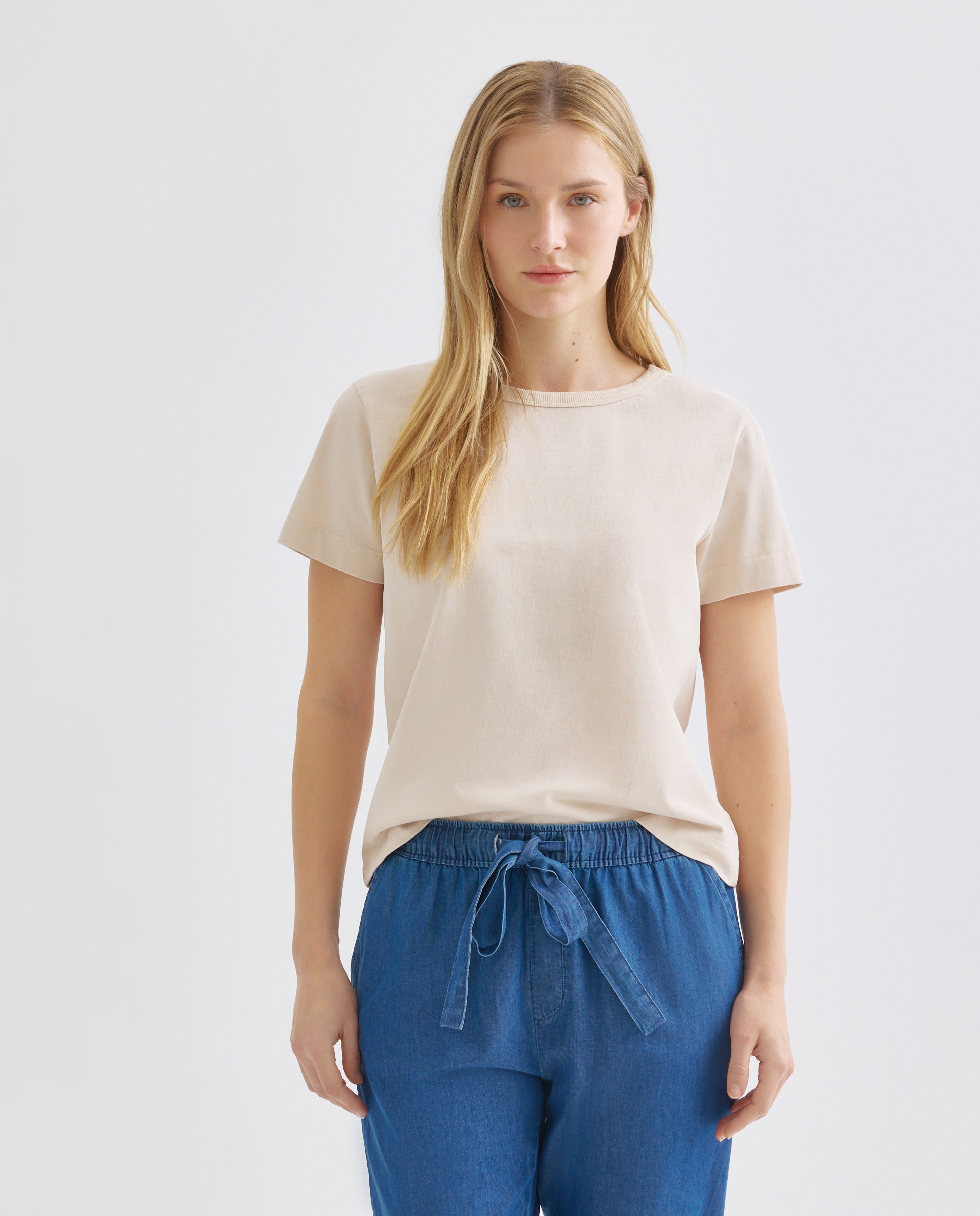 Imagen 0 de Camiseta de mujer efecto lavado cuello caja