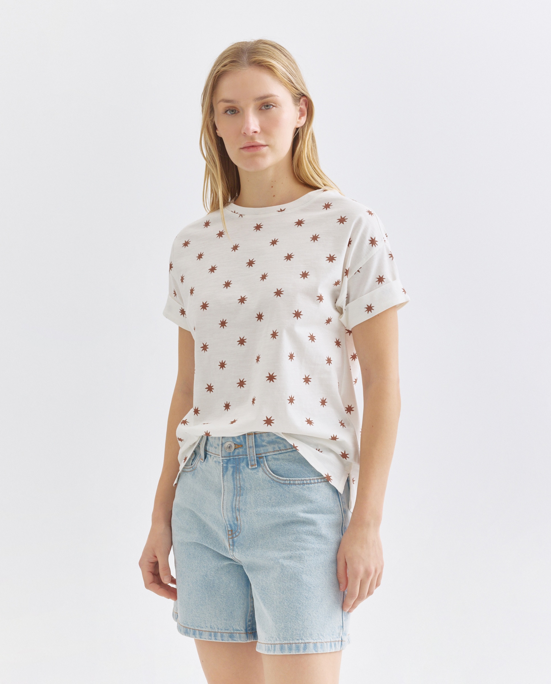 Imagen 0 de Camiseta estampada de mujer cuello caja