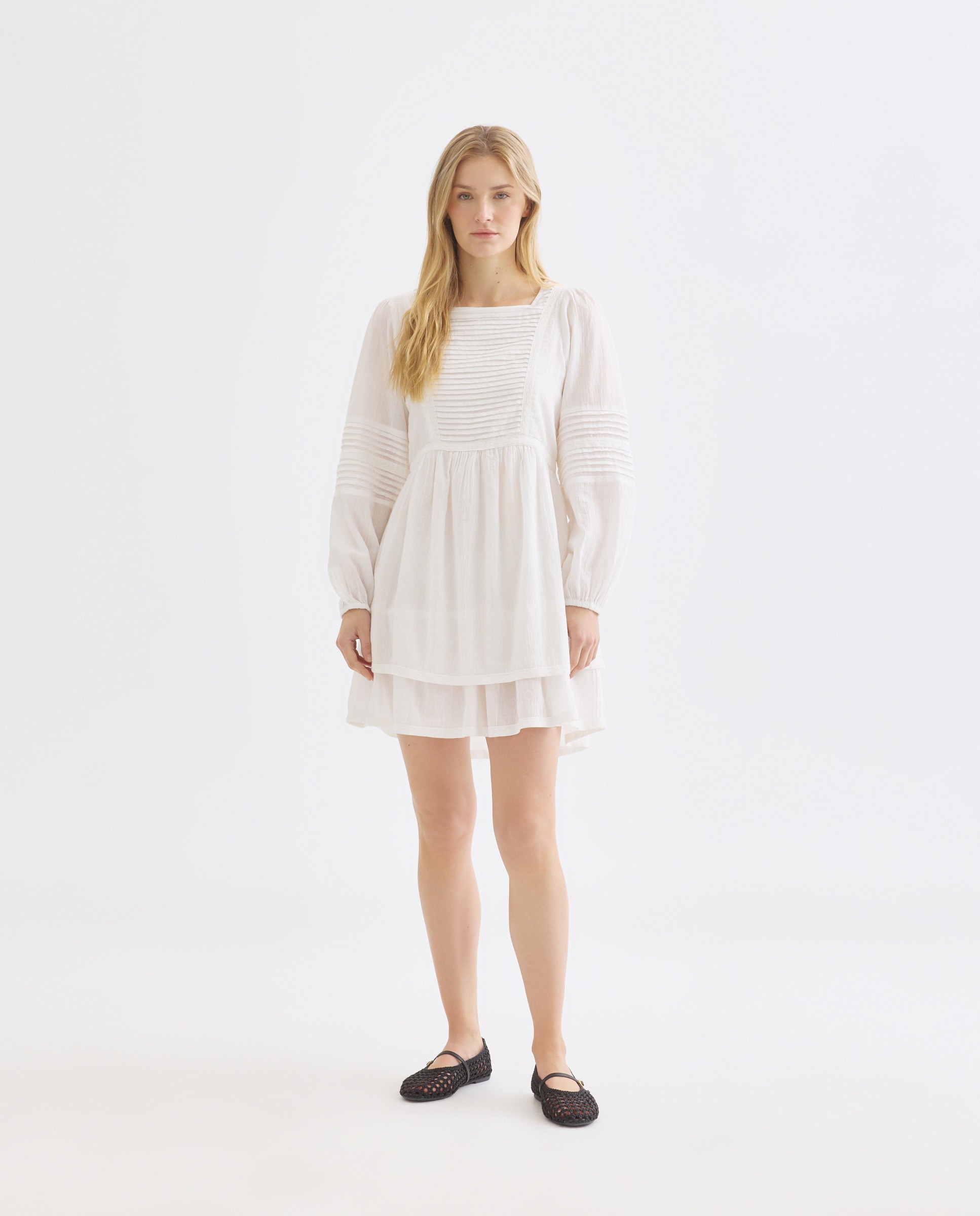 Imagen 0 de Vestido de mujer romántico corto