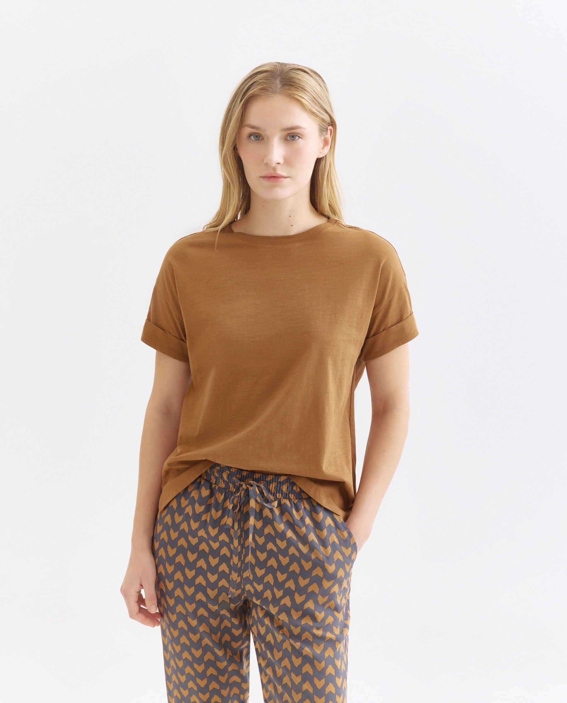 Imagen 0 de Camiseta básica de mujer cuello caja