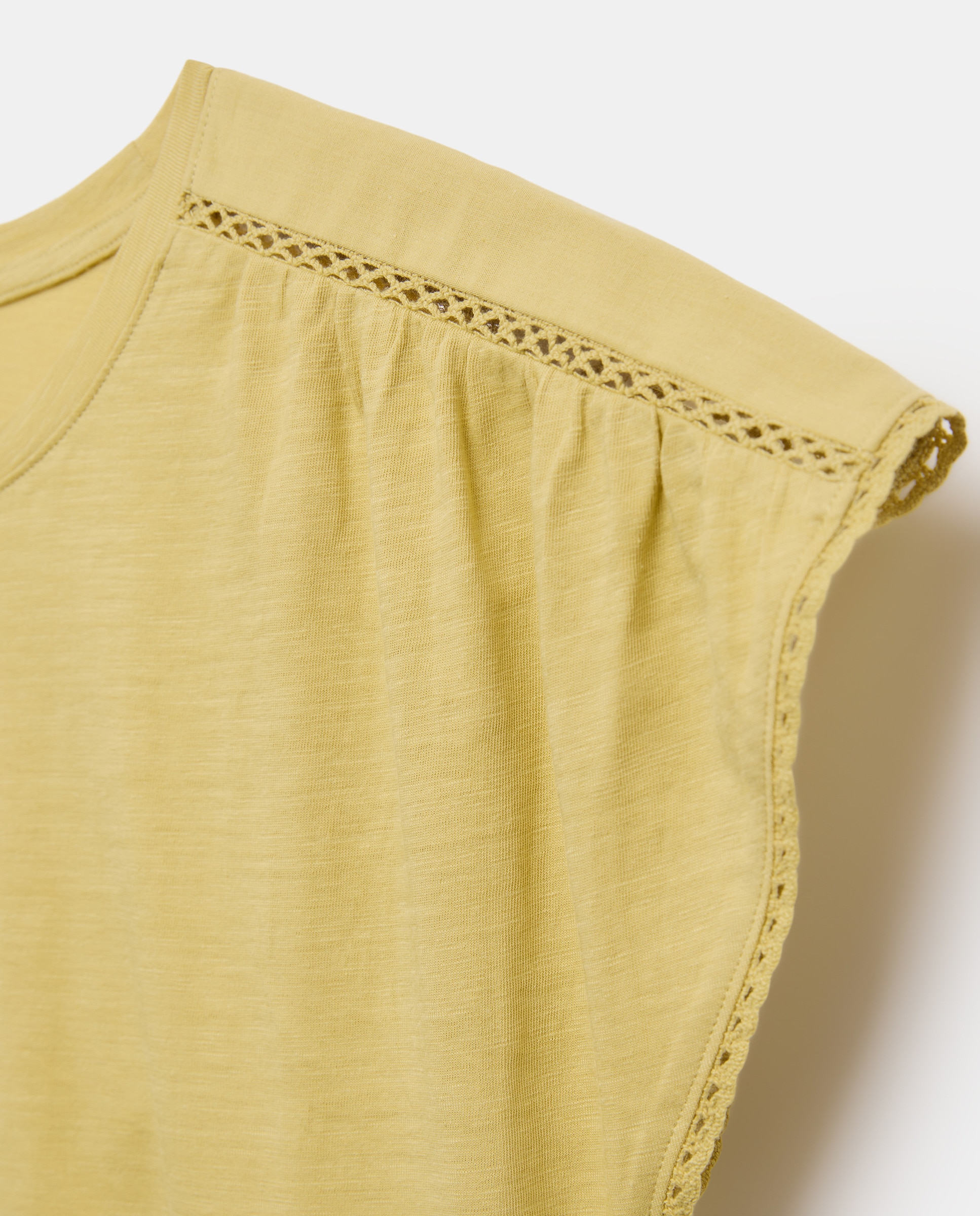 Camiseta de mujer cuello caja detalles vainica 510 Verde claro-5