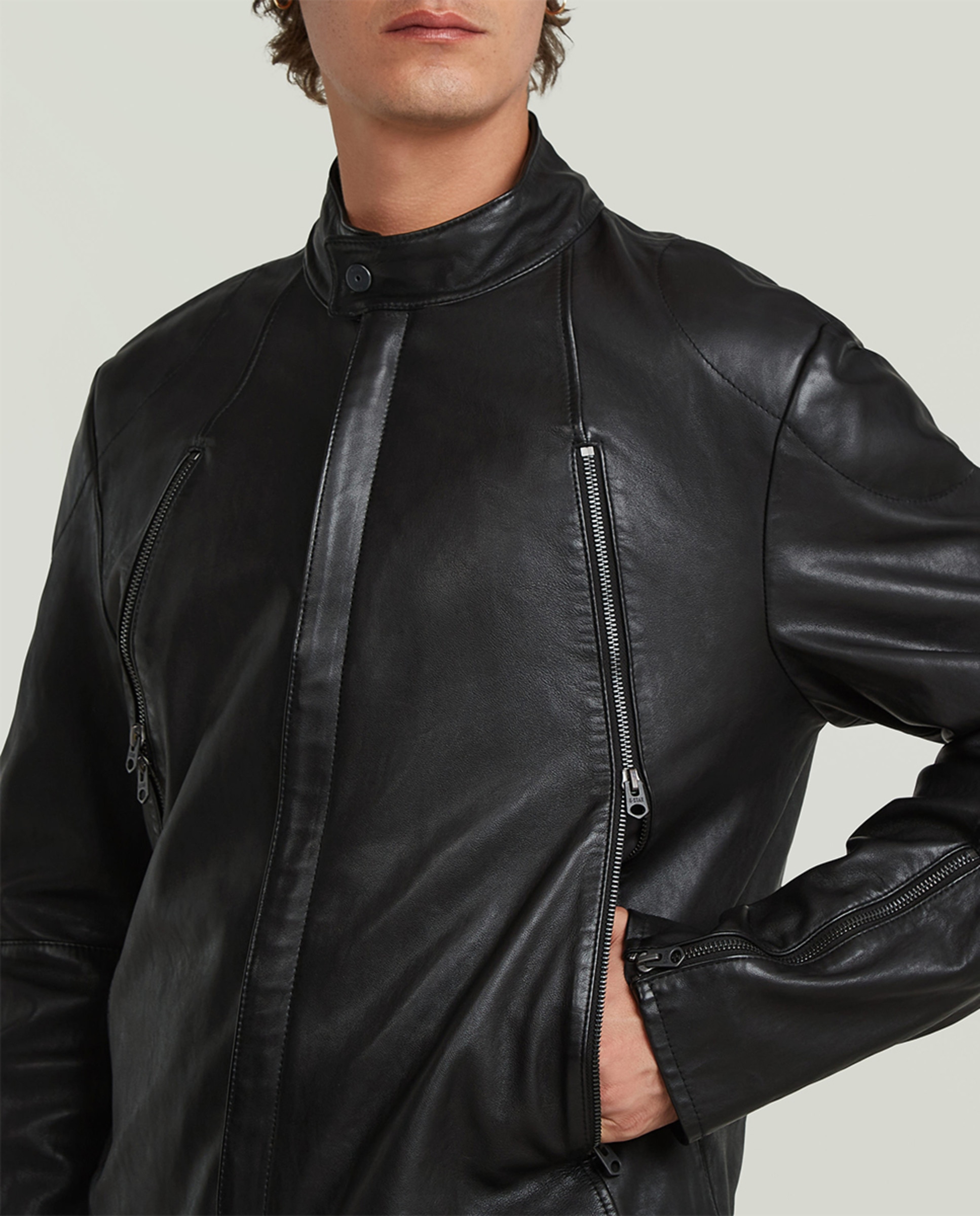 Blusão Estilo Biker de Couro Preto-3