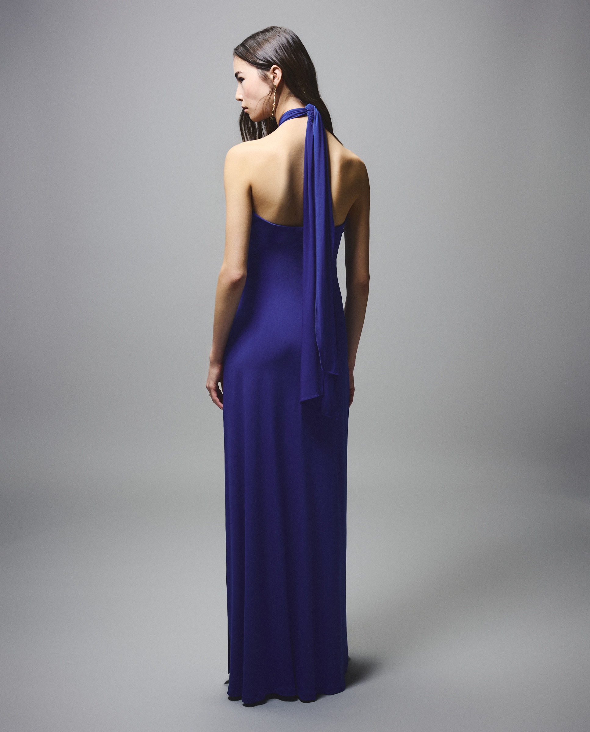 Vestido Cut Out com Laço Azul-2