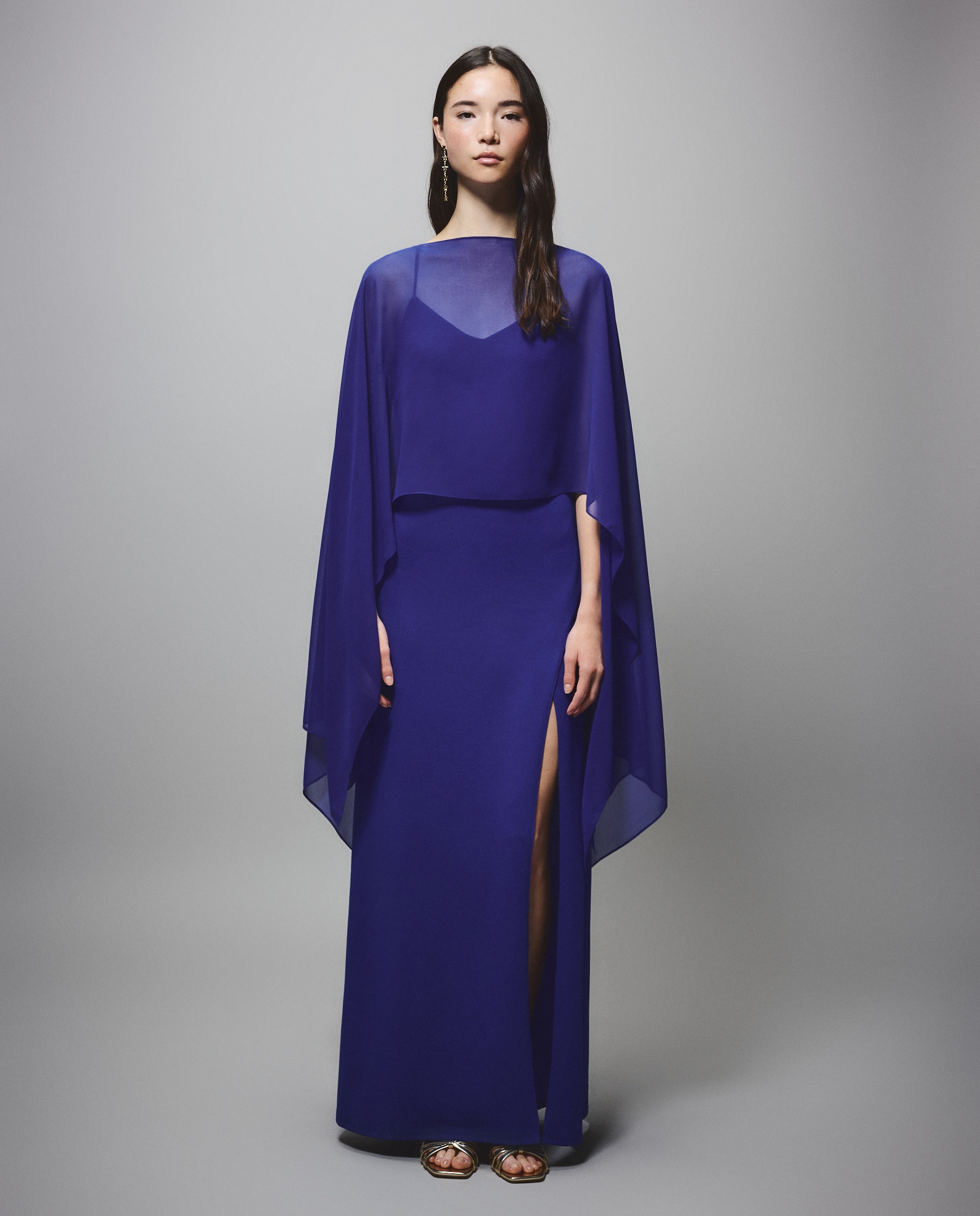 Vestido de Alças com Capa Azul-3