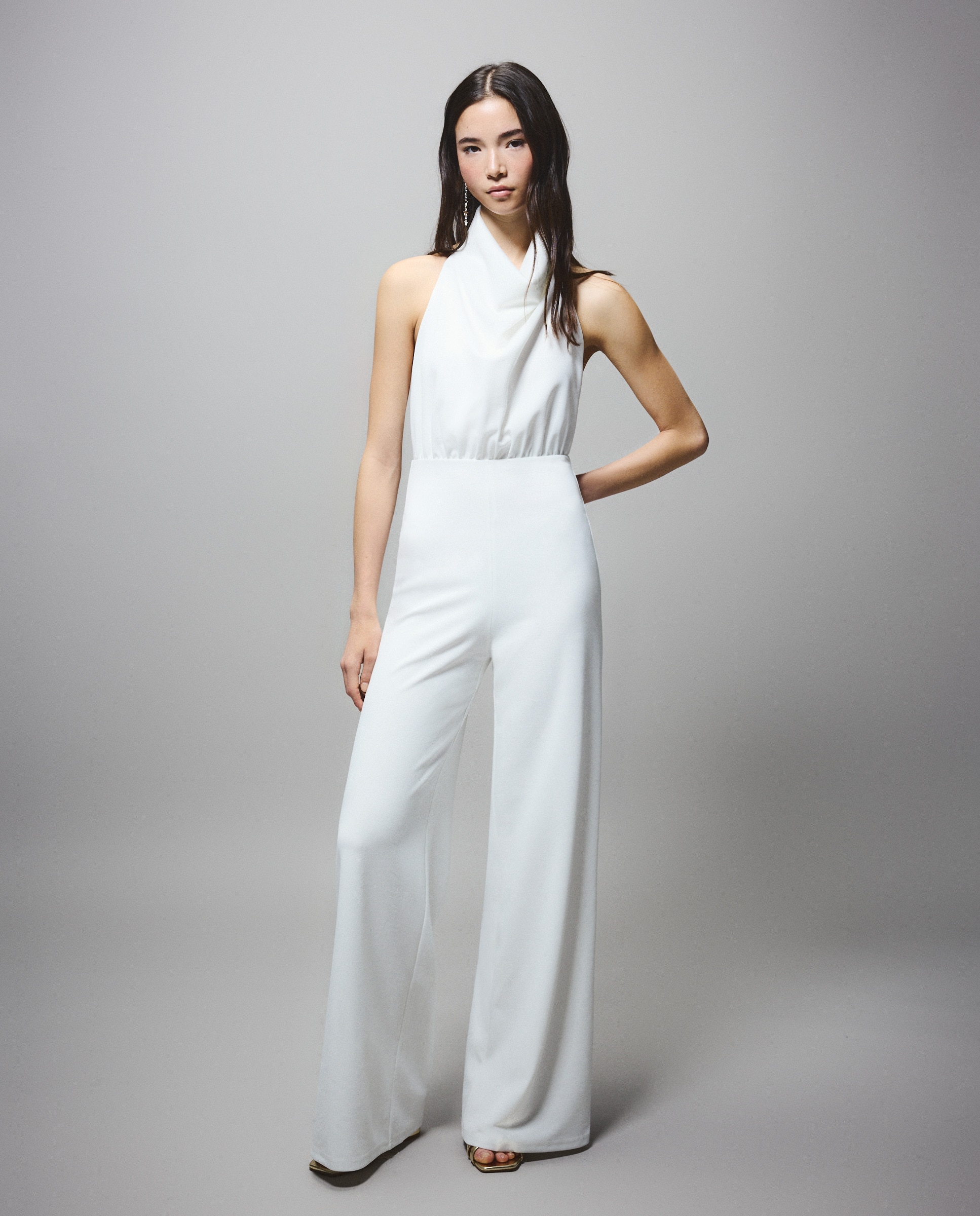 Macacão Halter Backless Branco-marfim-2