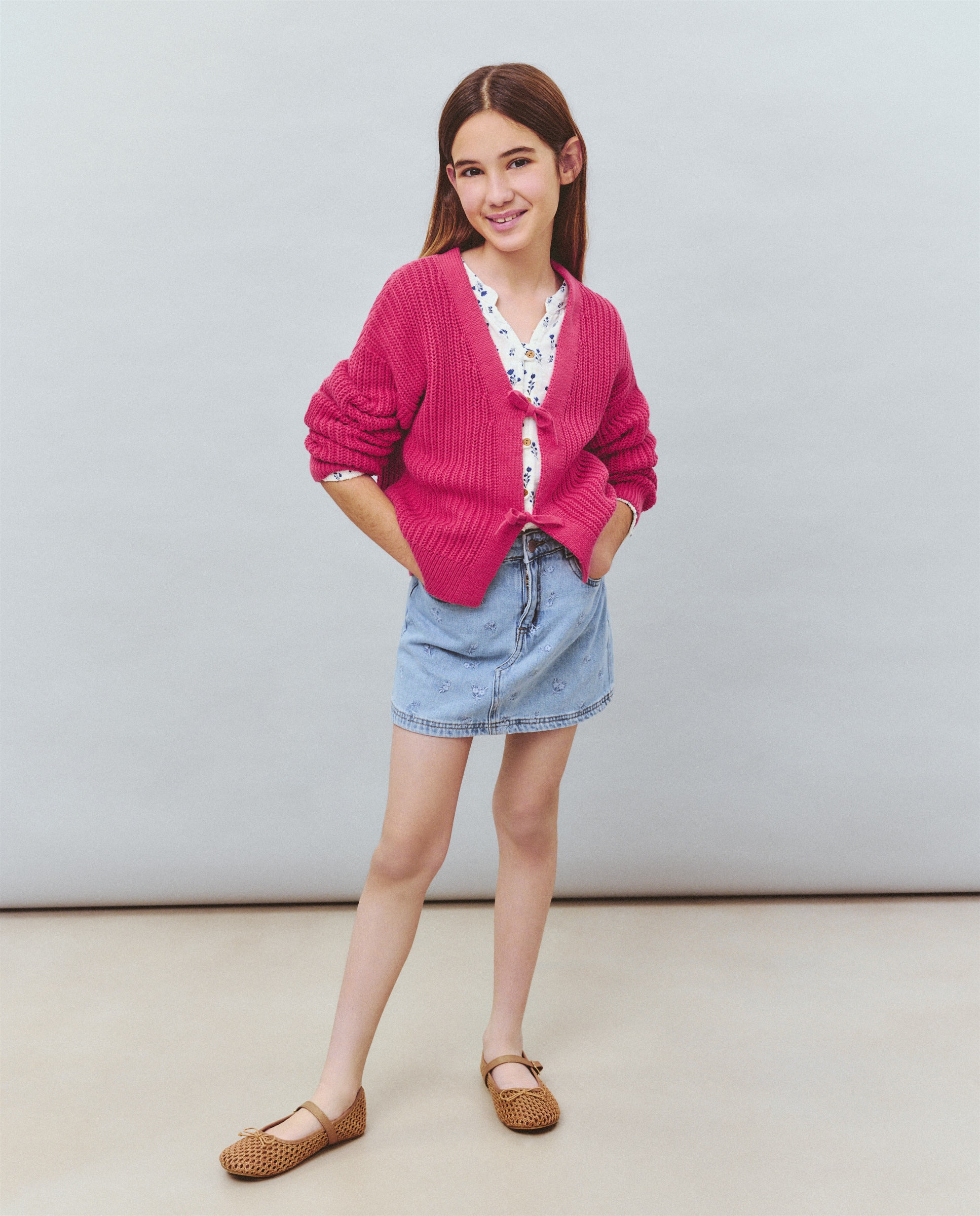 Imagem 0 de Casaco de Decote em Bico Atado com Laços