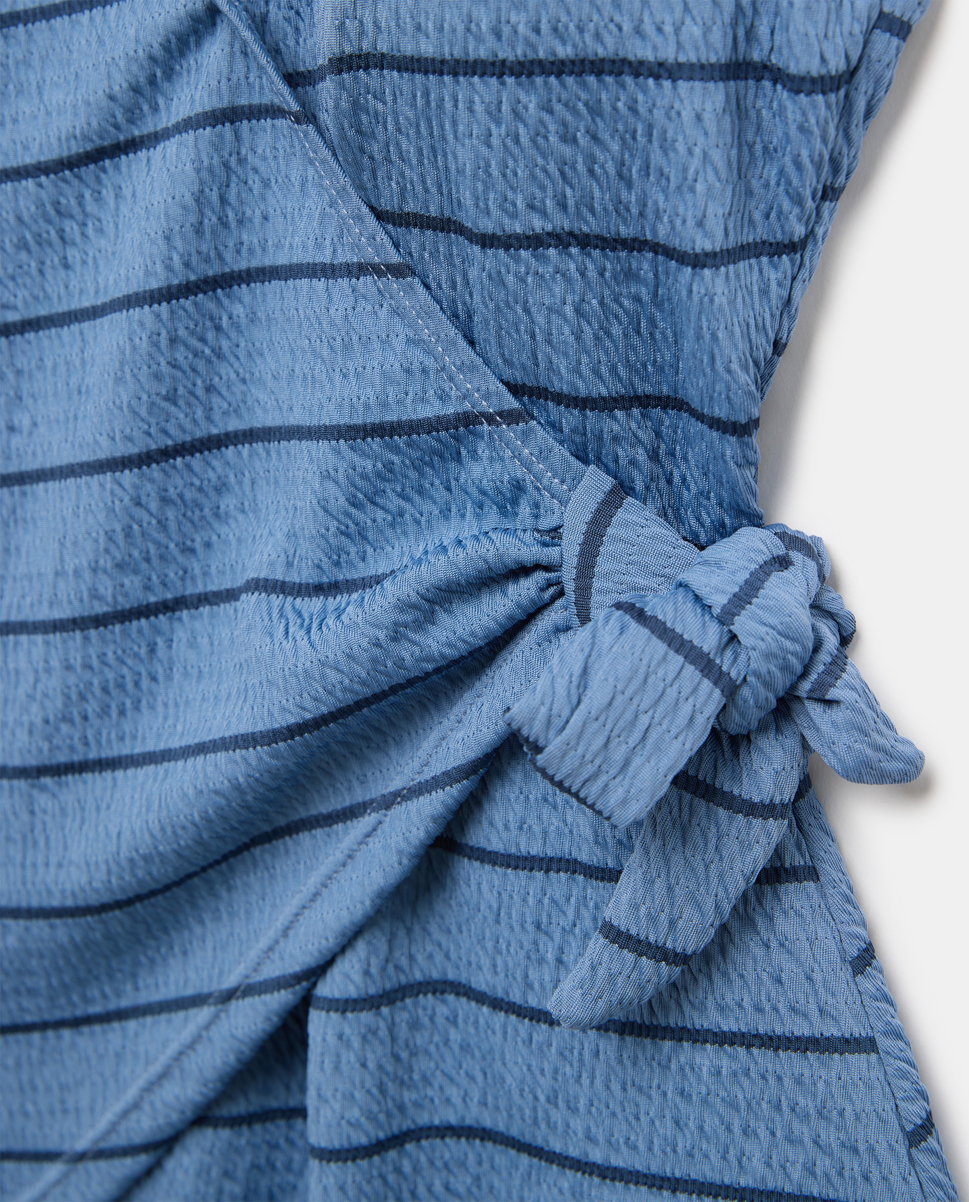 Bañador de mujer cruzado textura Azul tinta-5