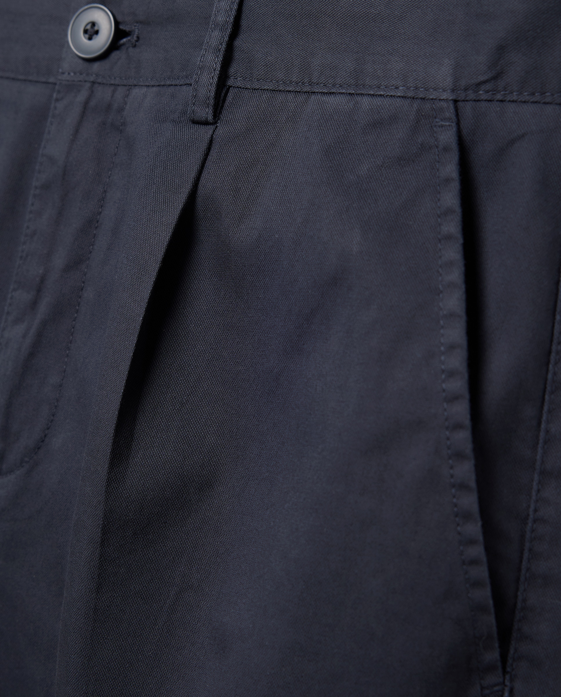Bermuda hombre chino con pinzas 471 Índigo-5