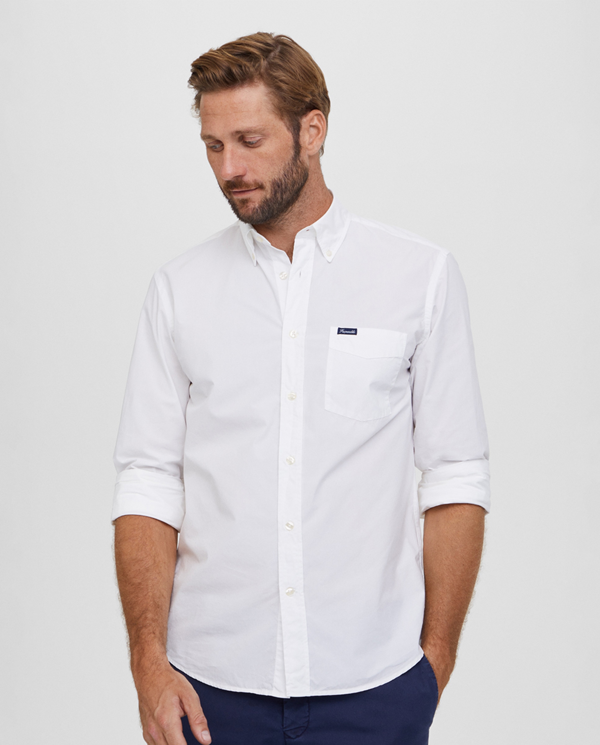 Imagem 0 de Camisa Classic Fit Lisa com Colarinho de Botão