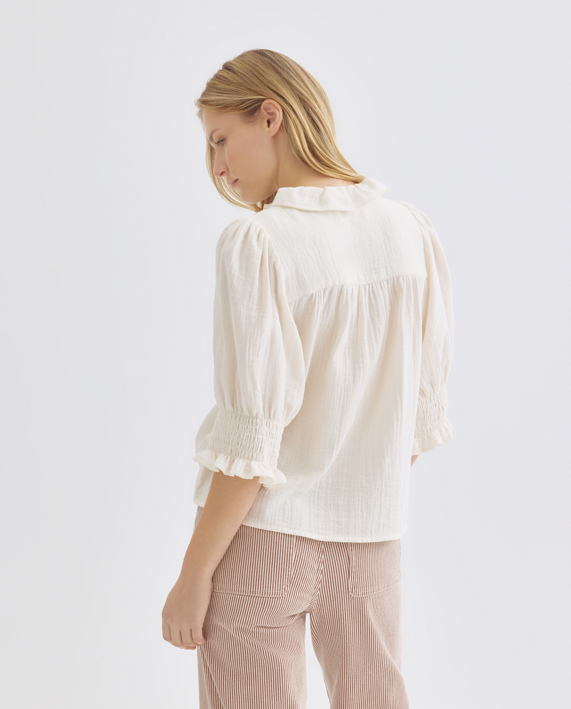 Blusa de mujer de algodón con cuello volante 120 Crudo-3