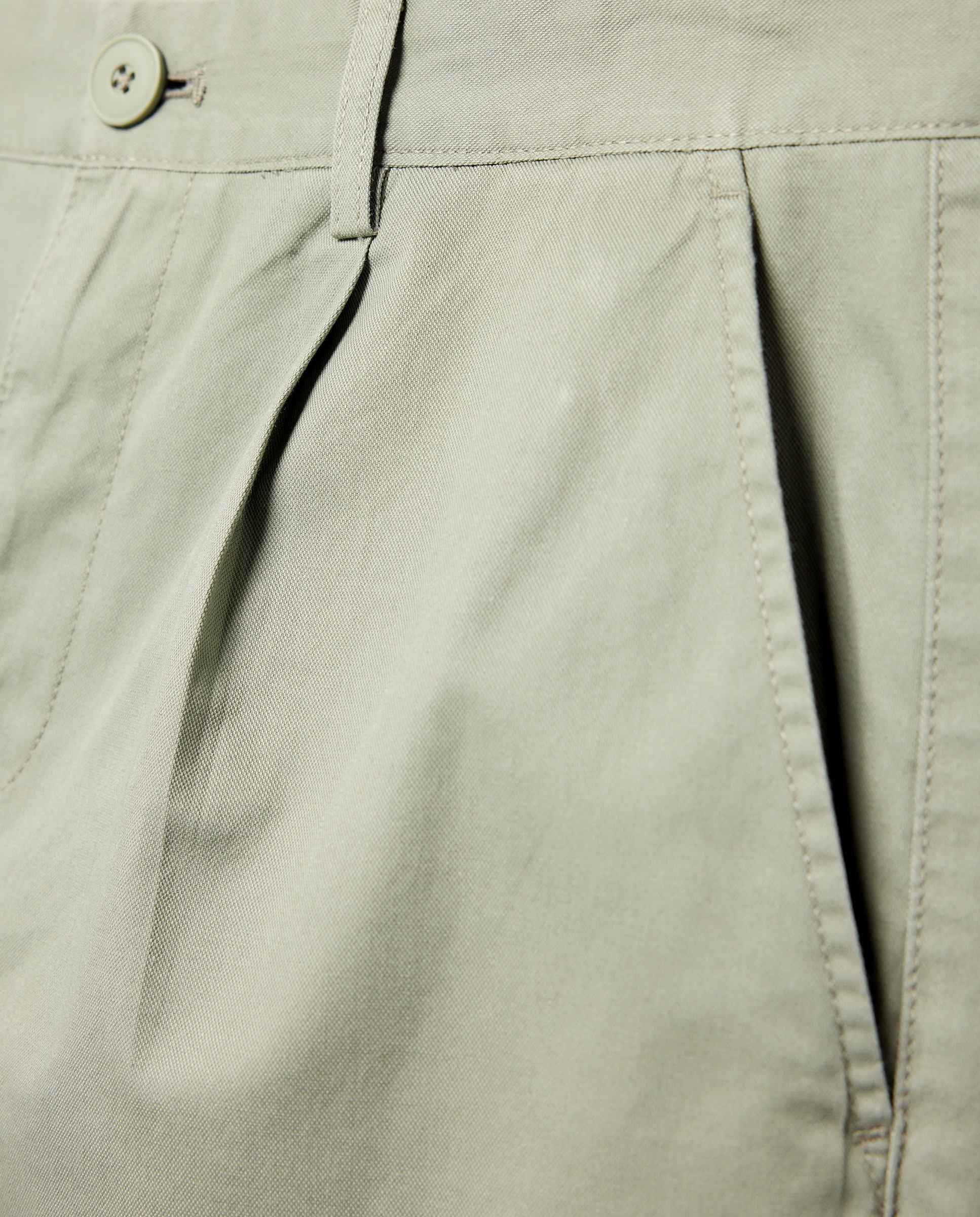 Bermuda hombre chino con pinzas 510 Verde claro-5