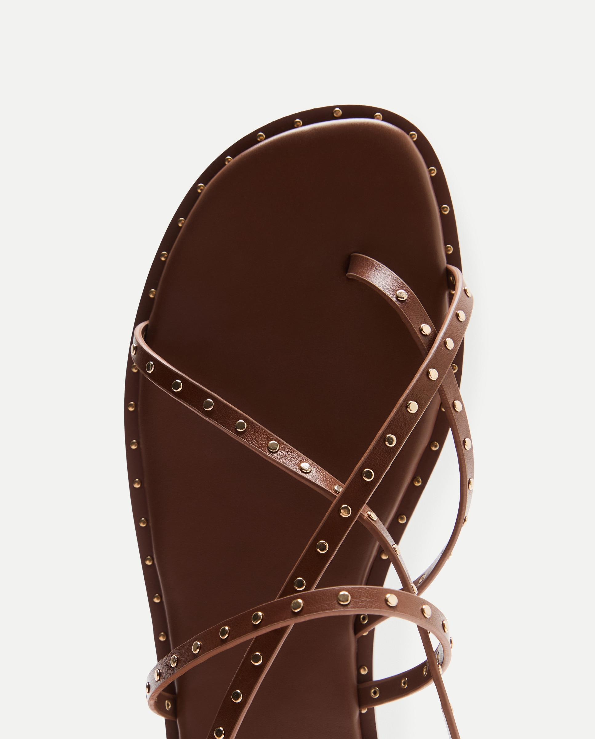 Sandálias com Multitiras e Tachas Castanho-4