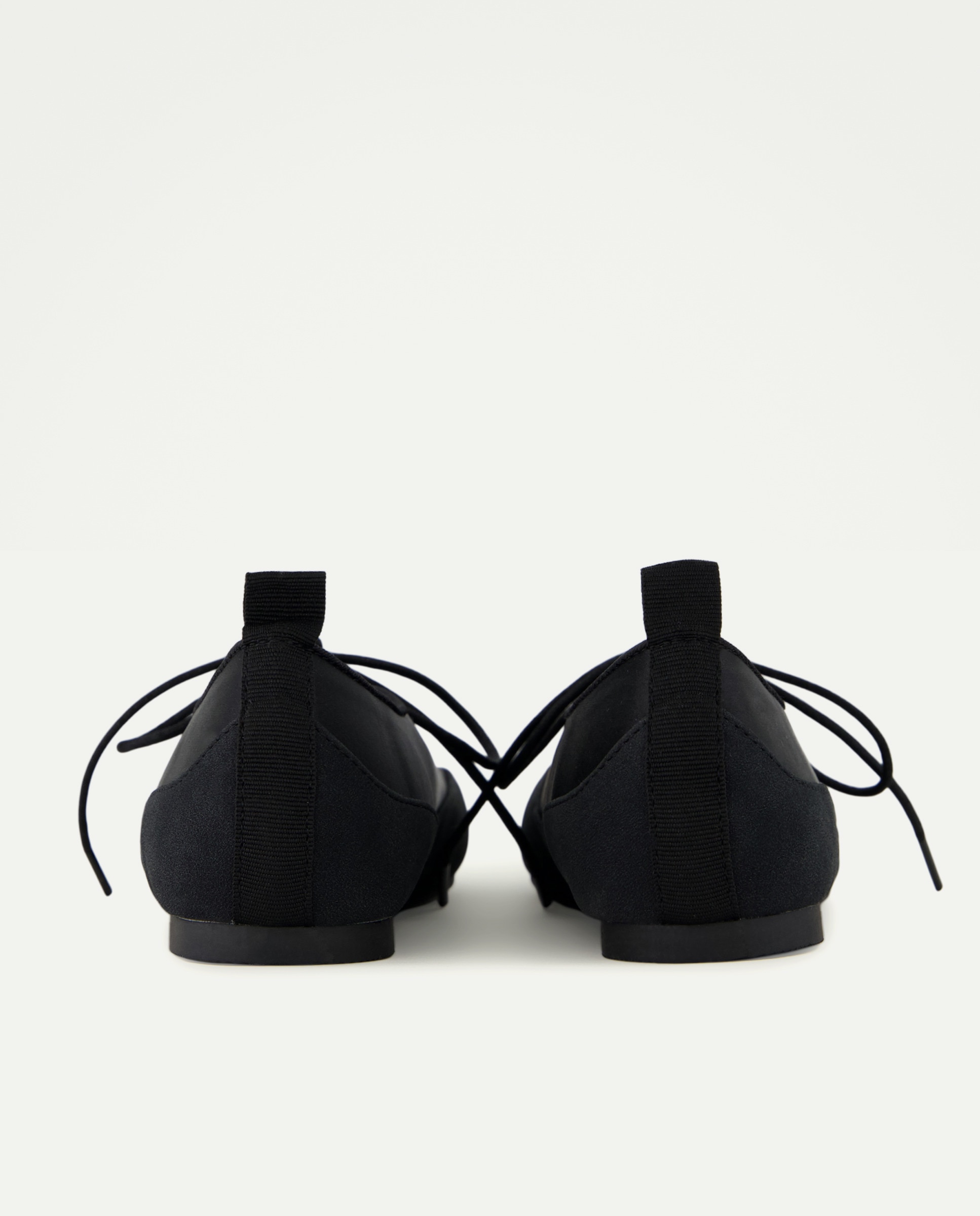 Zapato de mujer atado Negro-3