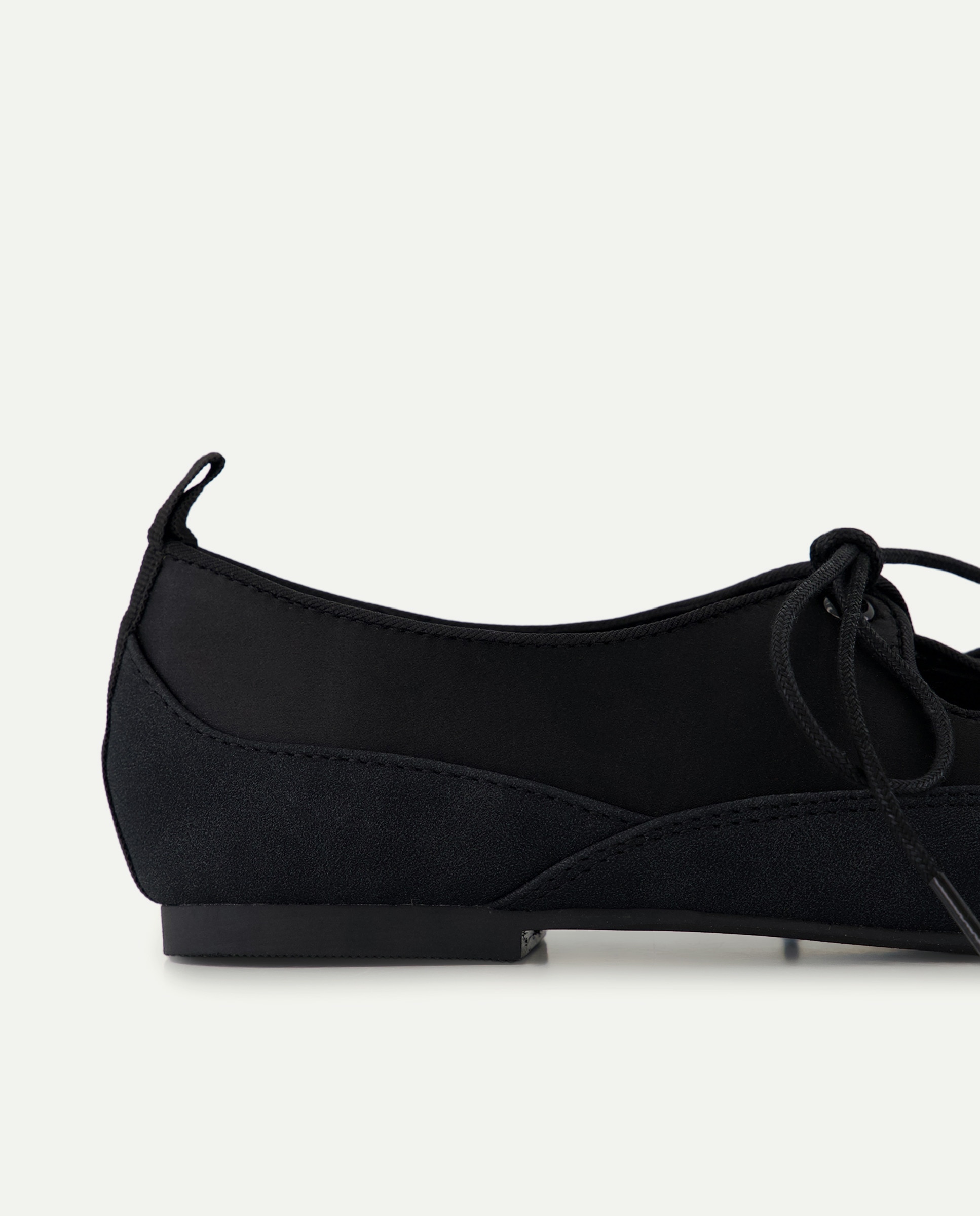 Zapato de mujer atado Negro-5