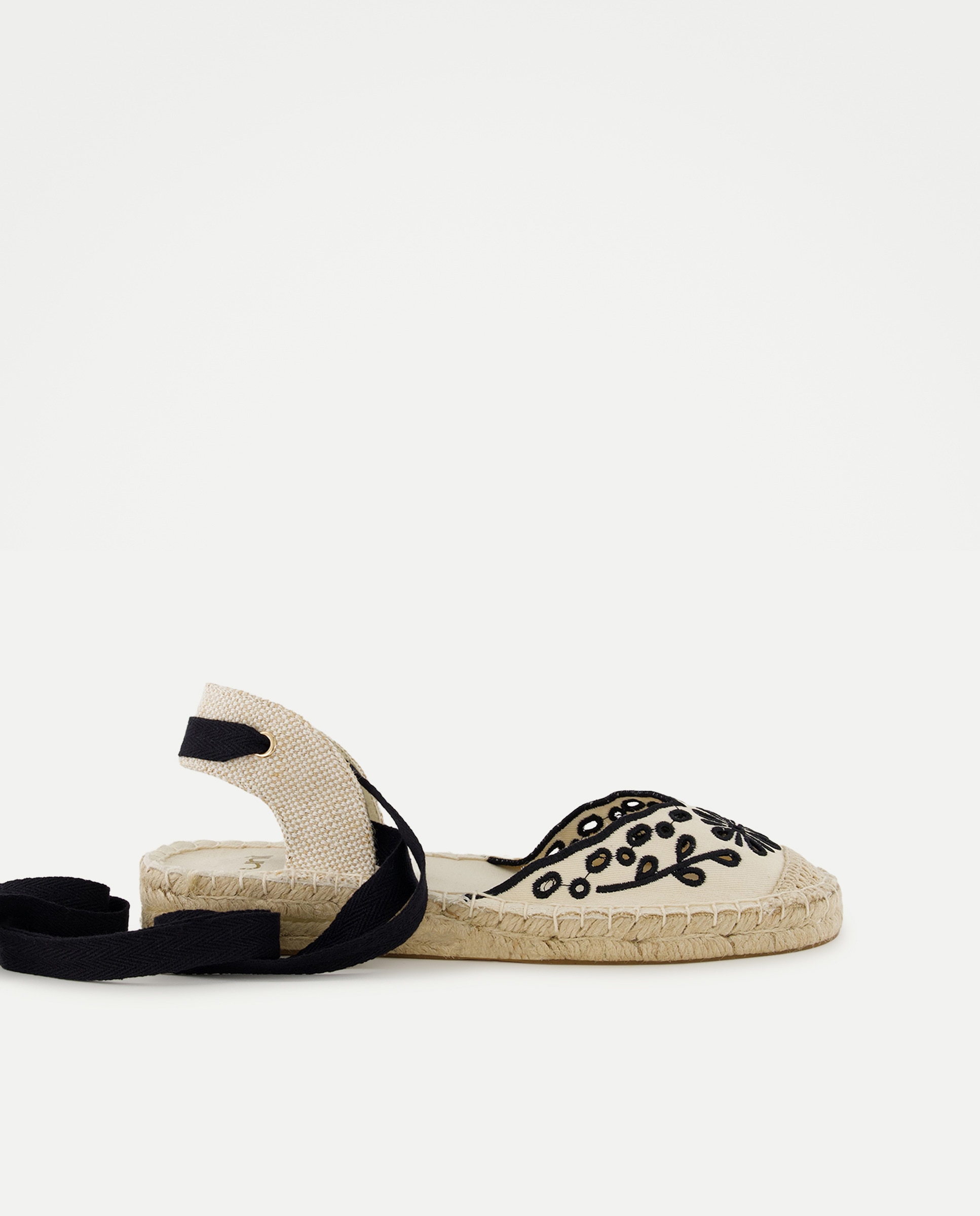 Imagen 0 de Alpargata de mujer cuña bordados