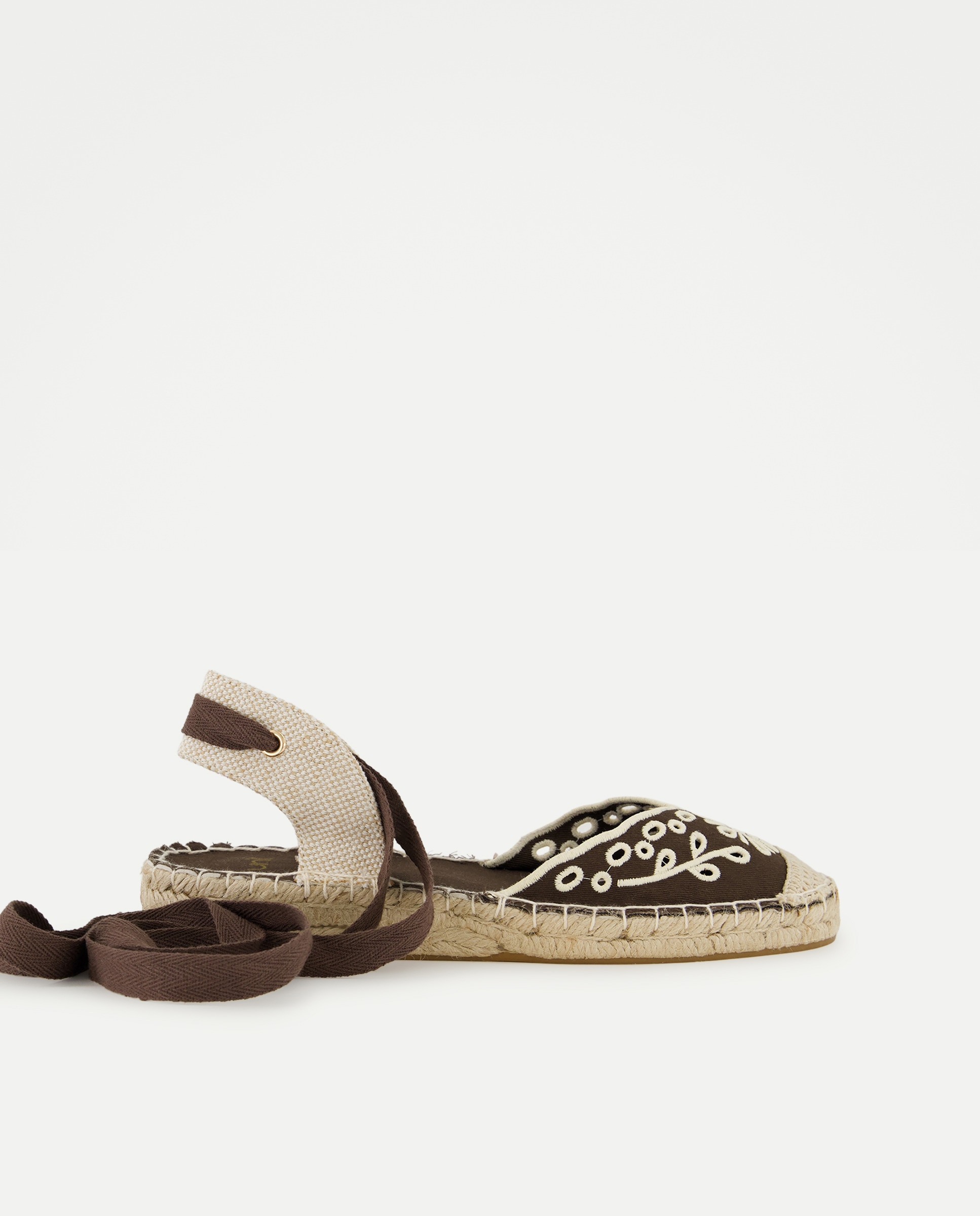 Imagen 0 de Alpargata de mujer cuña bordados