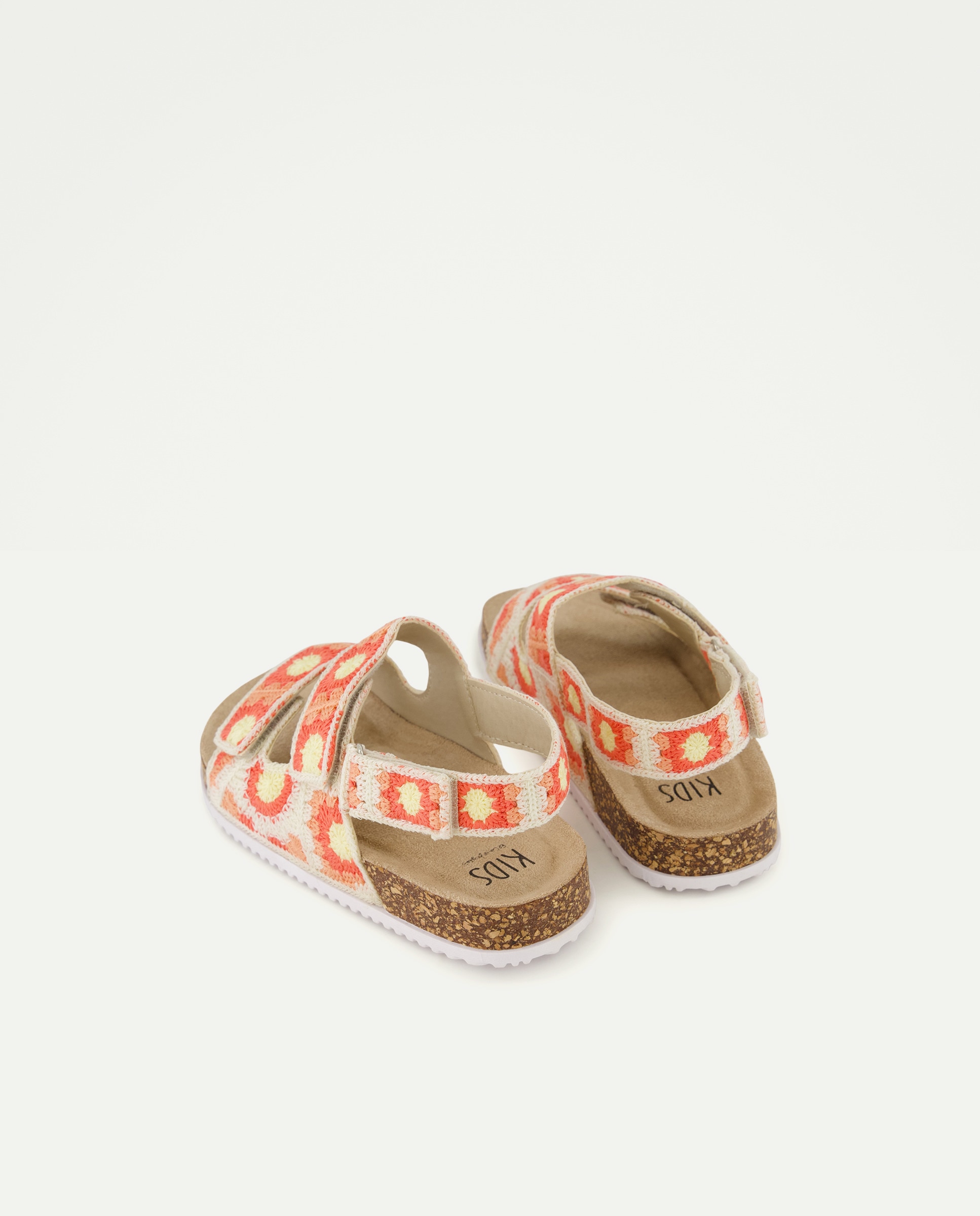 Sandálias com Detalhe de Crochet Multicolor-3