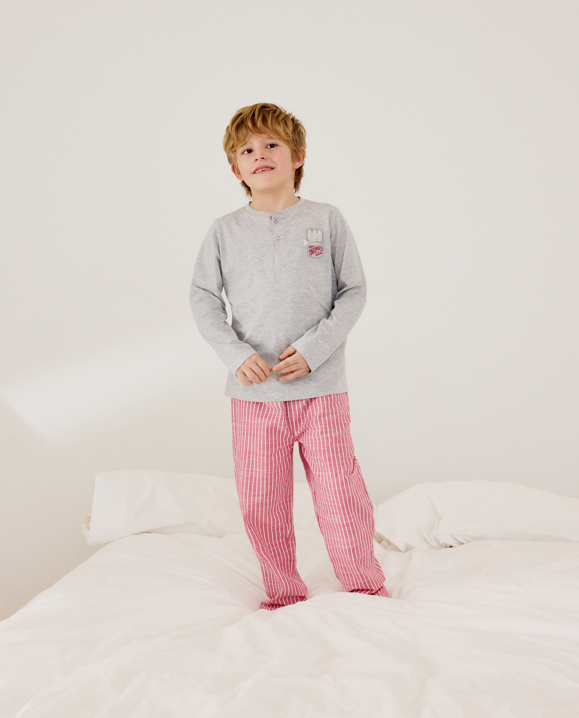 Pijama Misto com T-shirt de Gola Tipo Padeiro e Calças com Fantasia Cotton Juice Vermelho-2