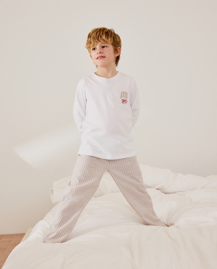 pijama-largo-mixto-camiseta-panadera-y-pantal-n-con-fantas-a-de-ni-o