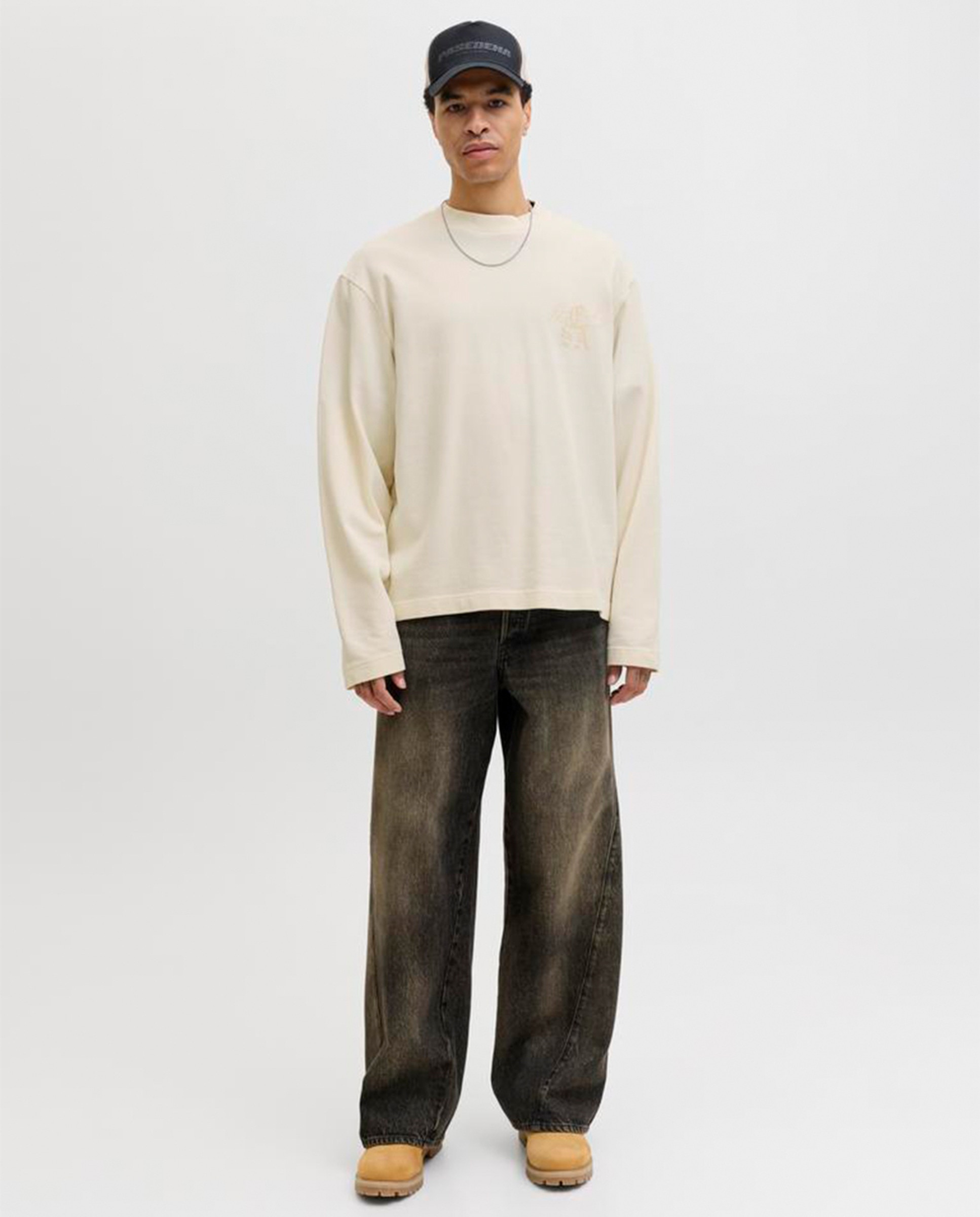 Sweatshirt sem Capuz com Estampado Traseiro Creme-8