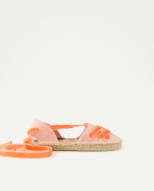 Imagen 0 de Alpargata niña con cintas de terciopelo a contraste