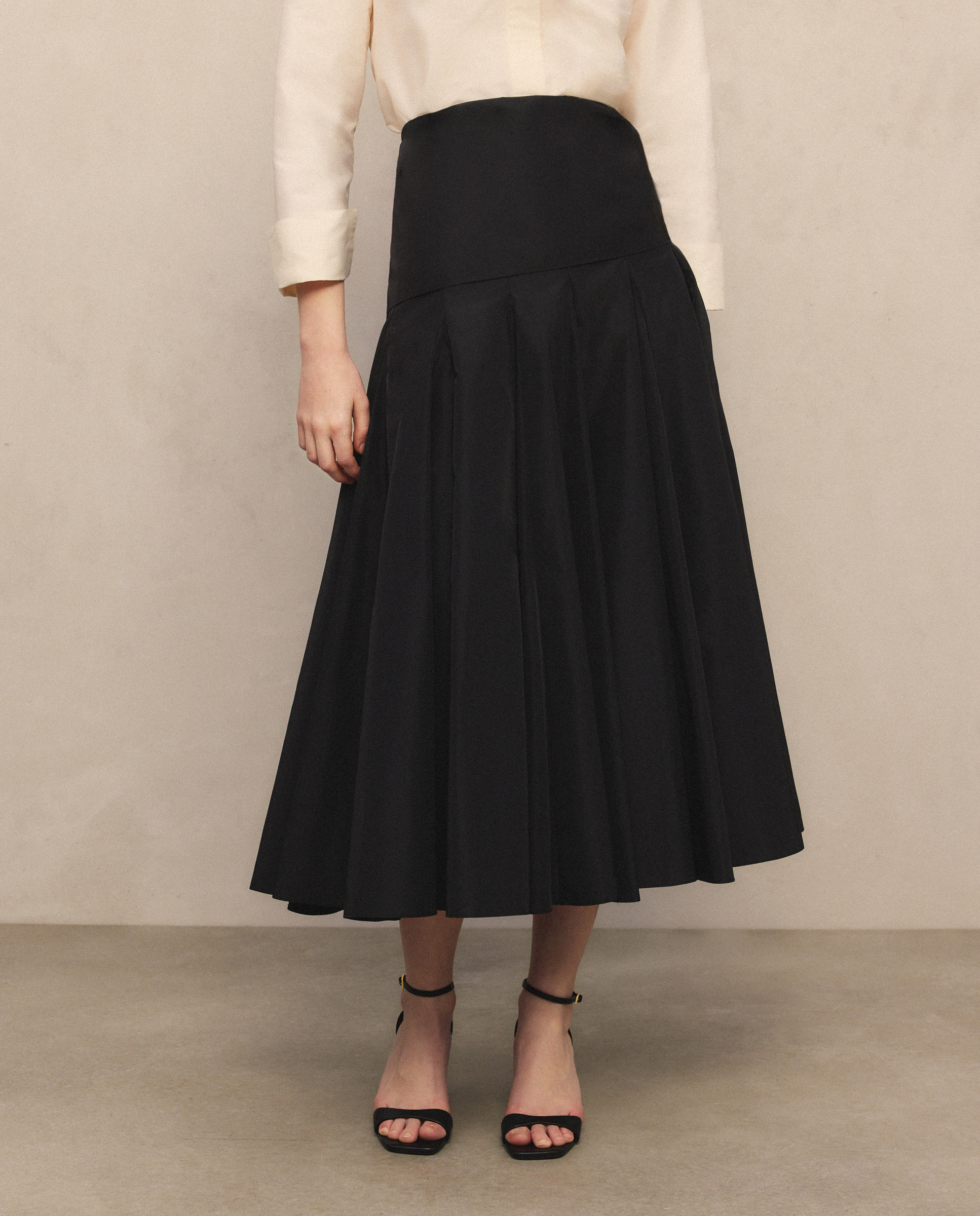 Saia Comprida Rodada Preto-2