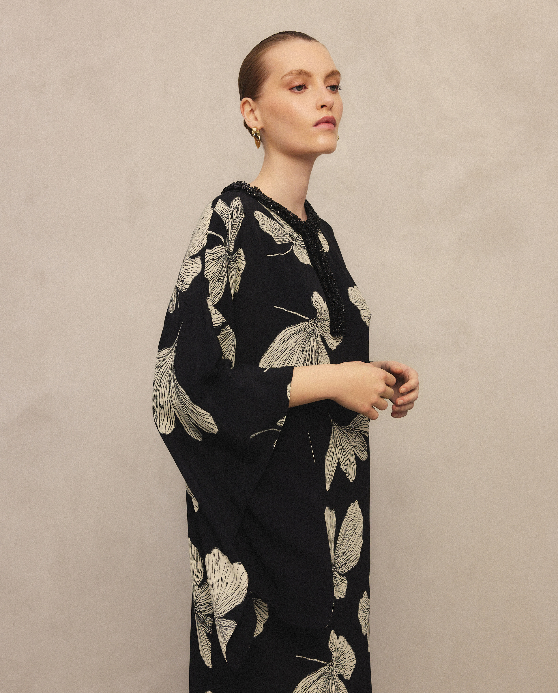 Vestido 100% Seda com Pedraria Preto-2