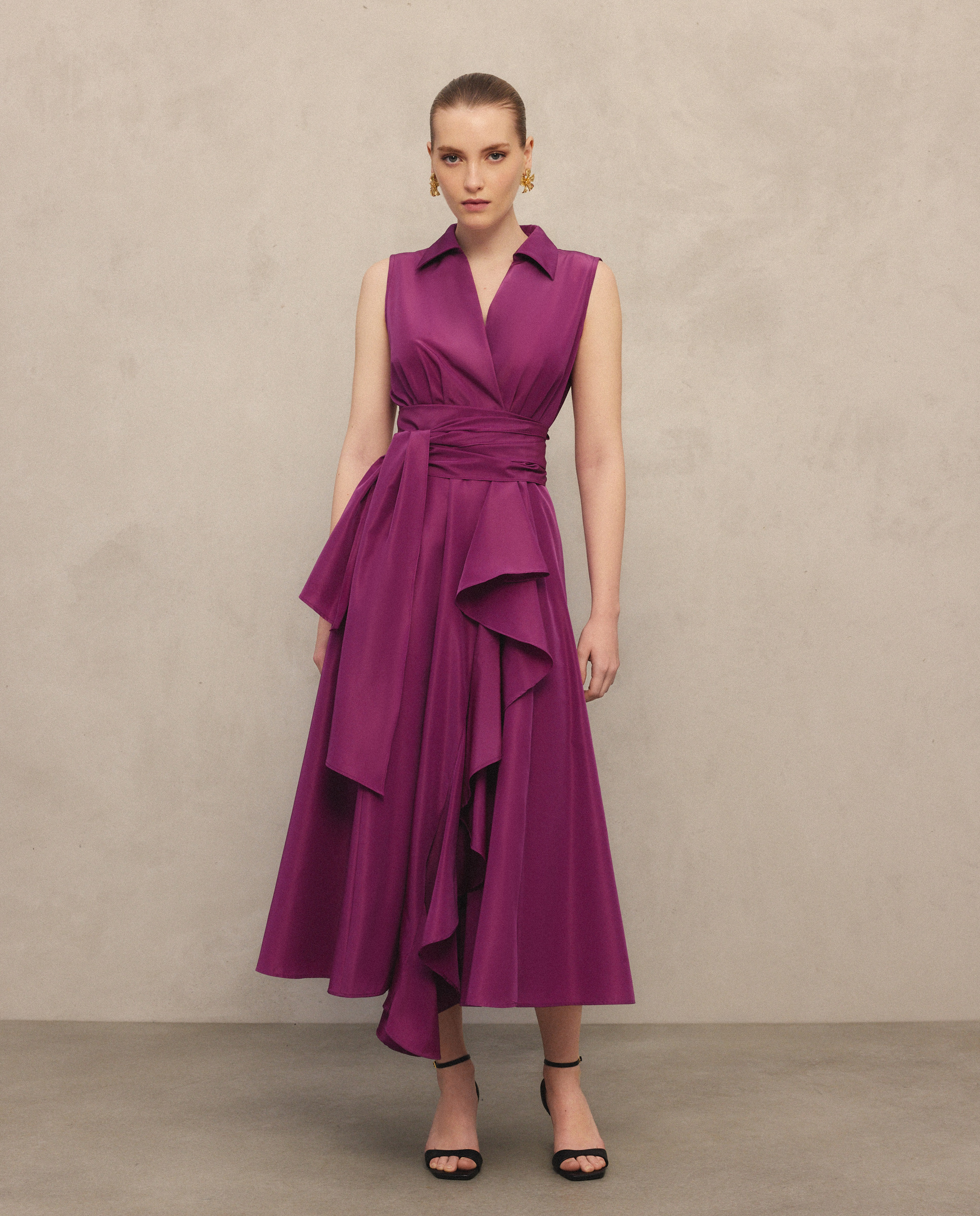 Imagem 0 de Vestido midi com volume