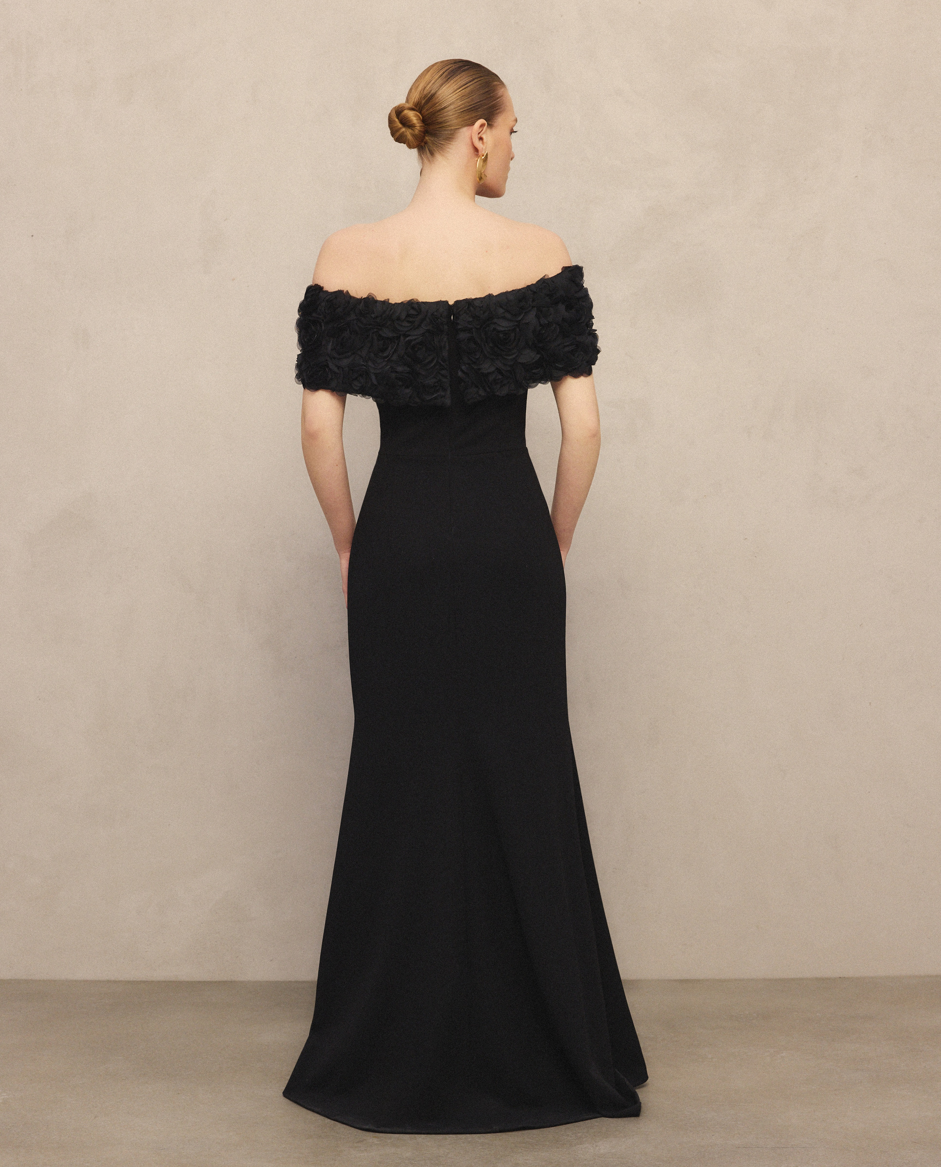 Vestido Comprido com Estampado Floral e Decote em Barra Preto-3