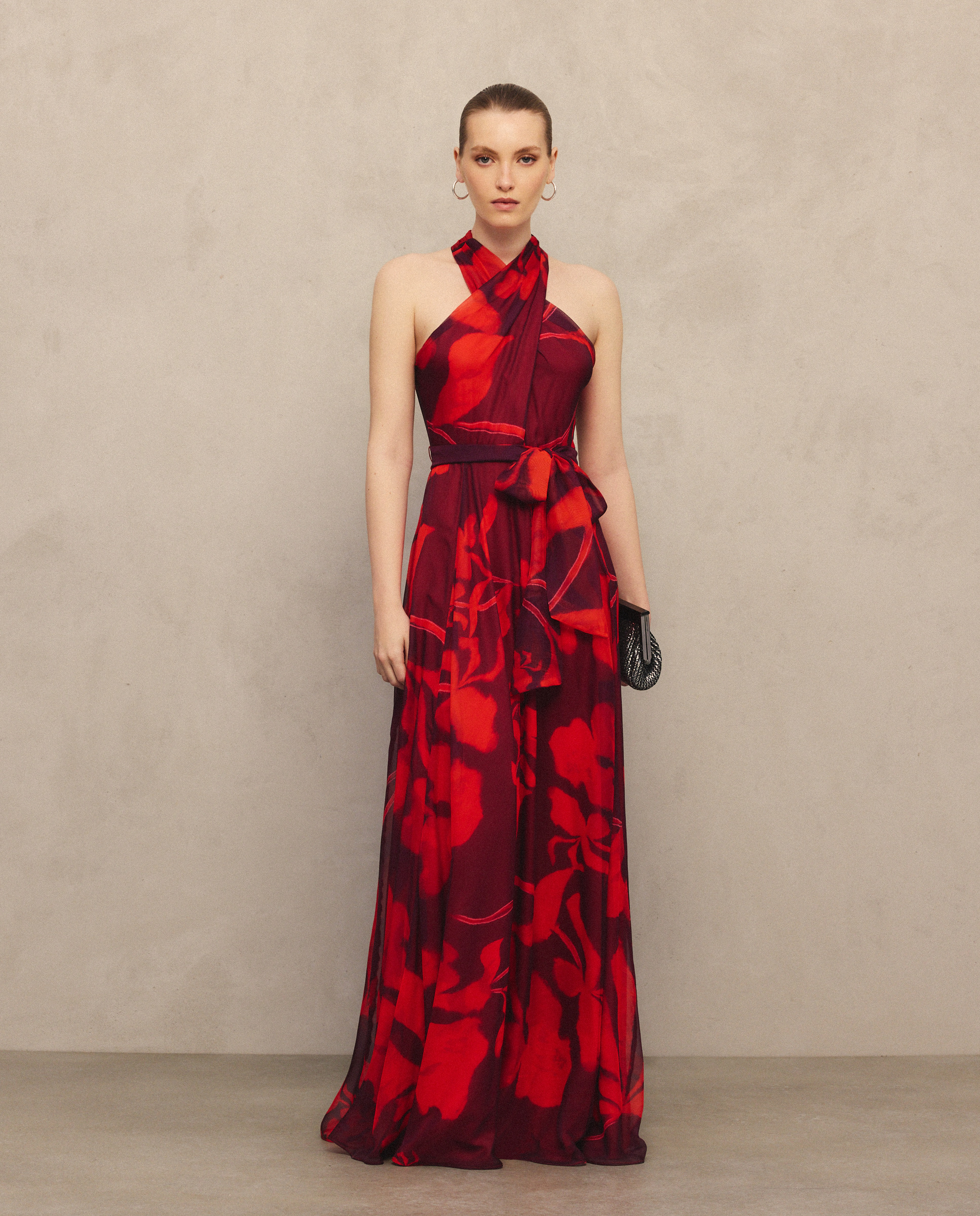 Imagem 0 de Vestido comprido com gola halter