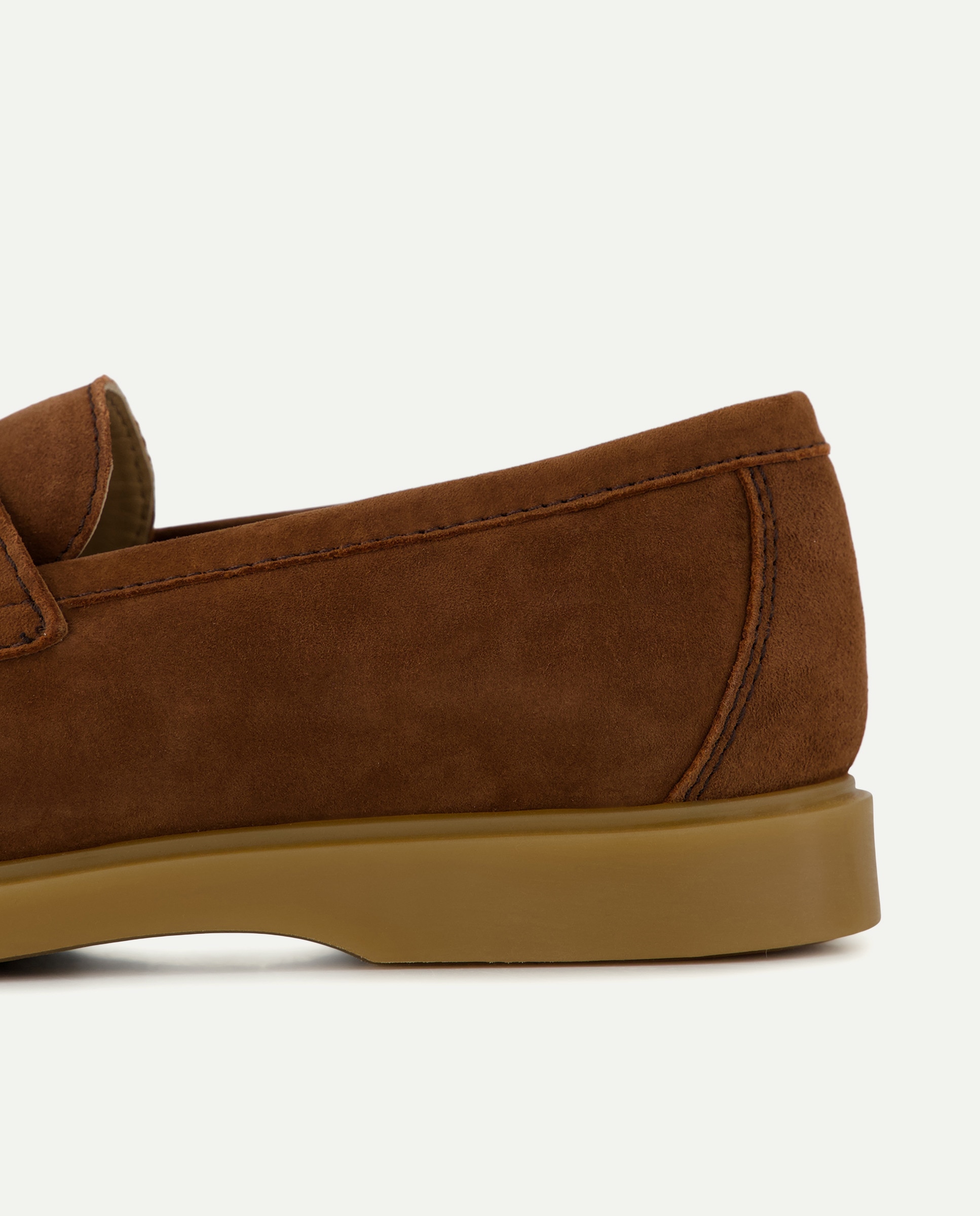 Mocasín antifaz de hombre de nobuck con piso de goma 730 Camel-5