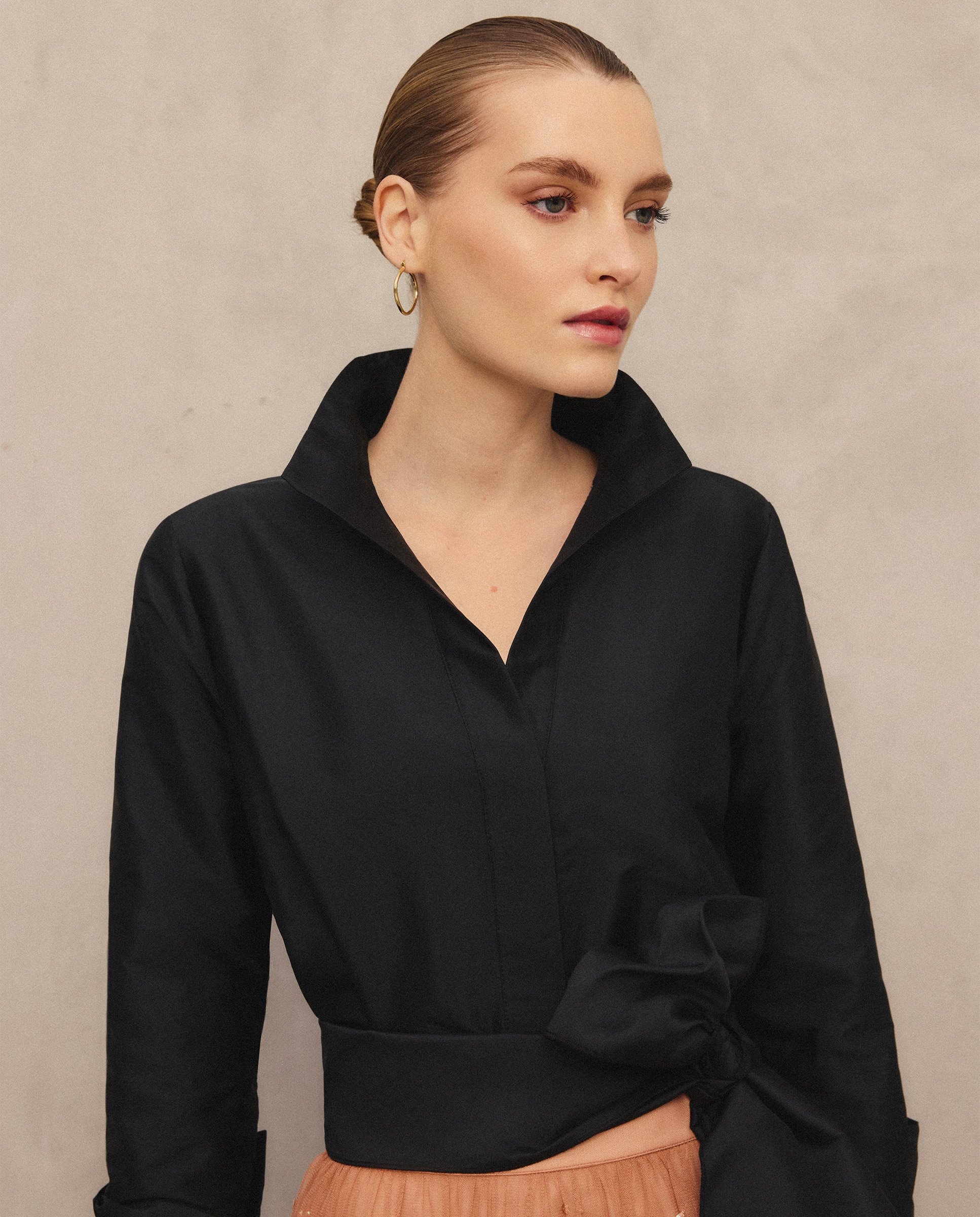 Blusa de Tafetá com Manga 3/4 Preto-2