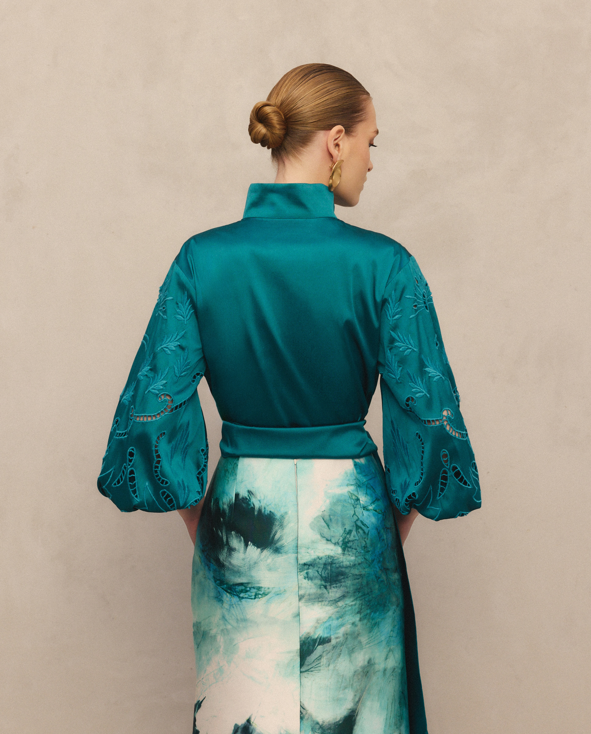 Blusa de Tafetá com Bordado Verde-3