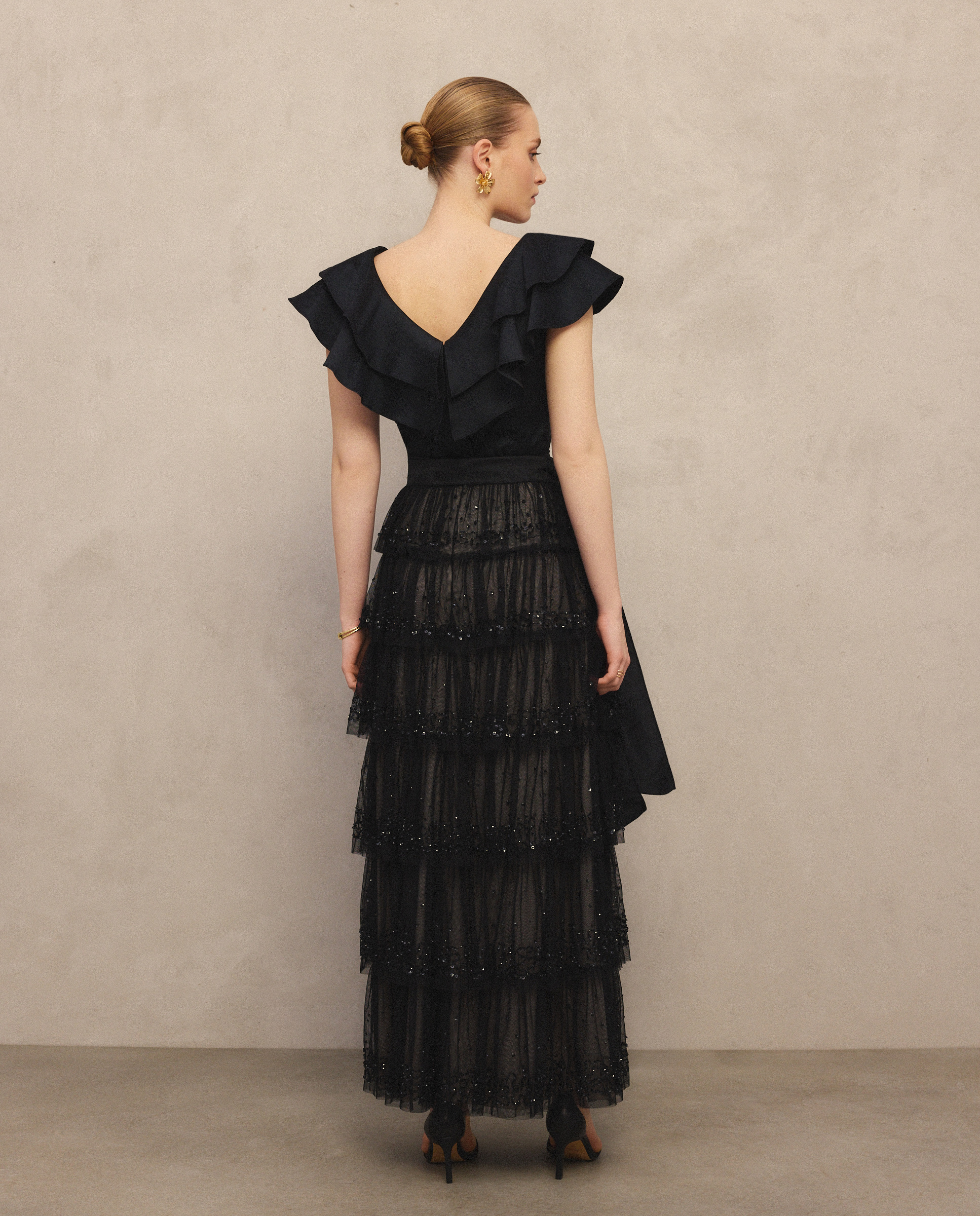 Top sem Mangas e com Folhos Preto-3