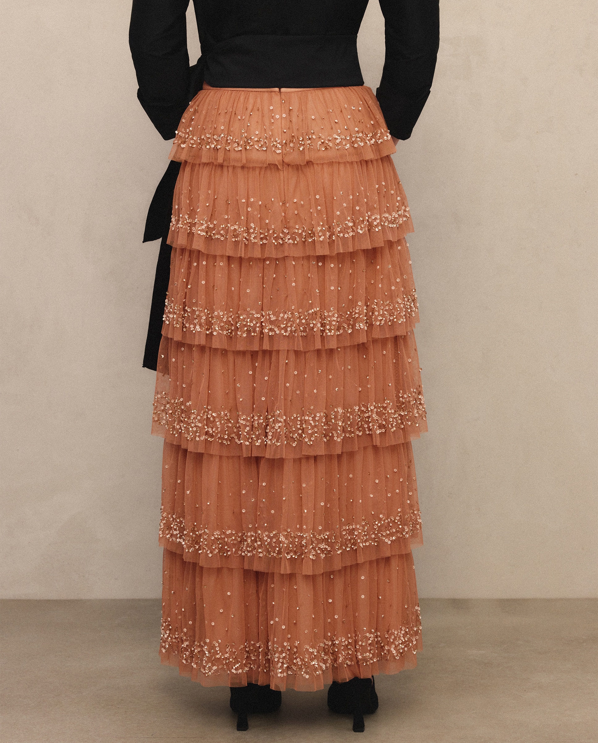 Saia Midi de Tule com Folhos e Pedraria 390 Ouro-3