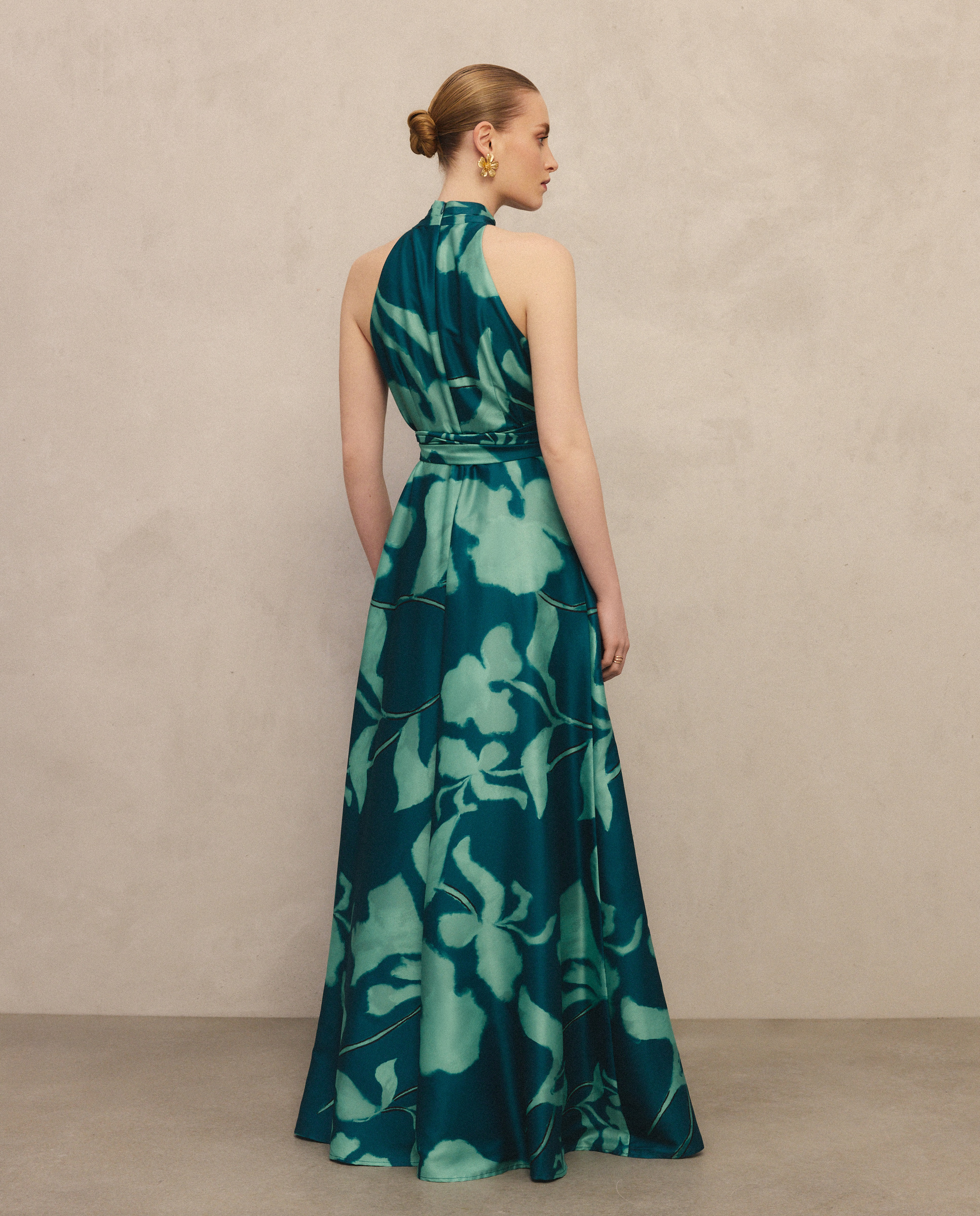 Vestido comprido com gola halter Verde-3