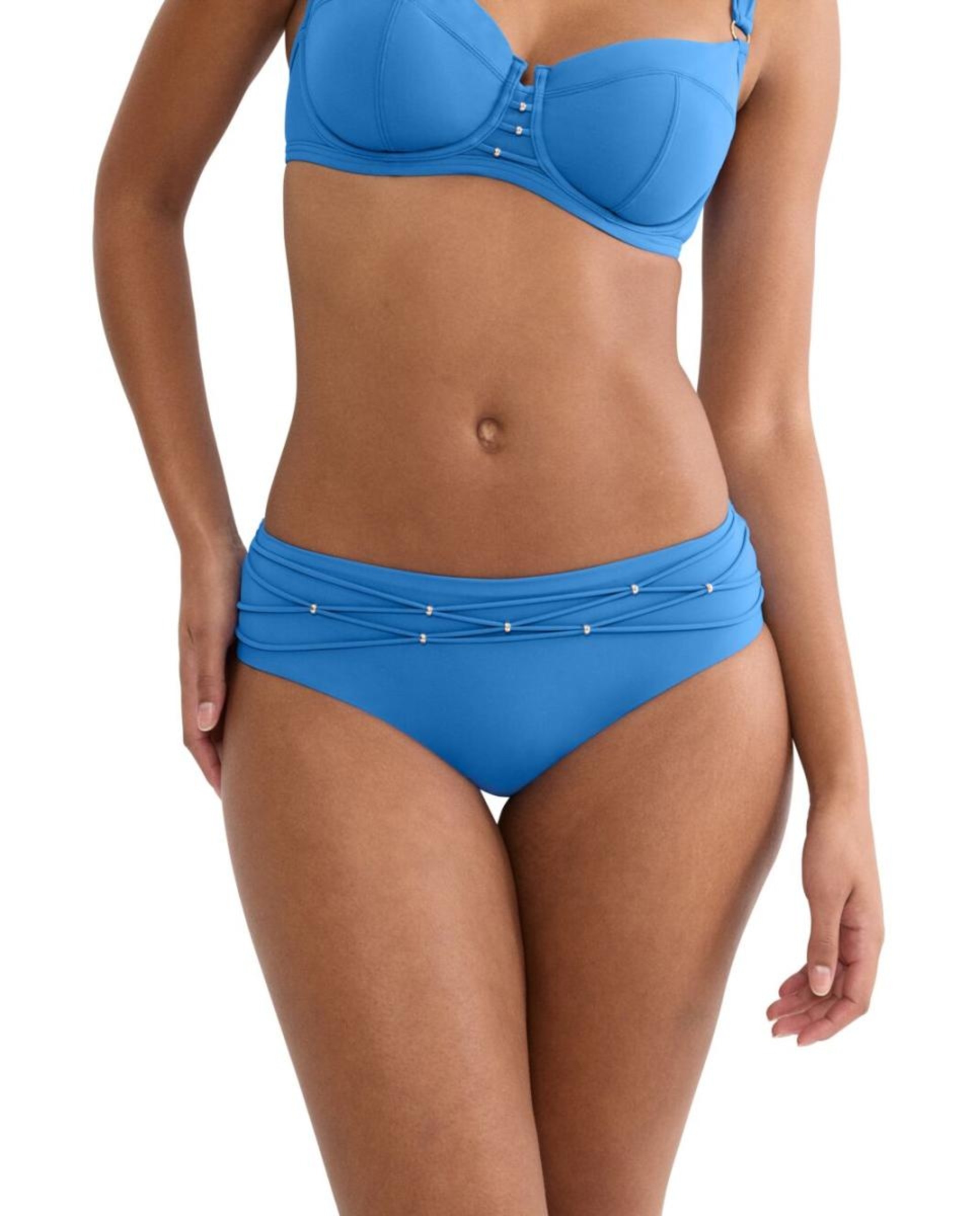 Imagem 0 de Cueca de Biquíni de Cobertura Alta com Peças Elegantes e Cinto Fino