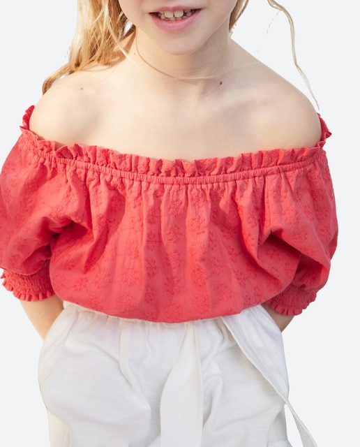 Imagen 0 de Blusa de niña de manga corta con tejido bordado
