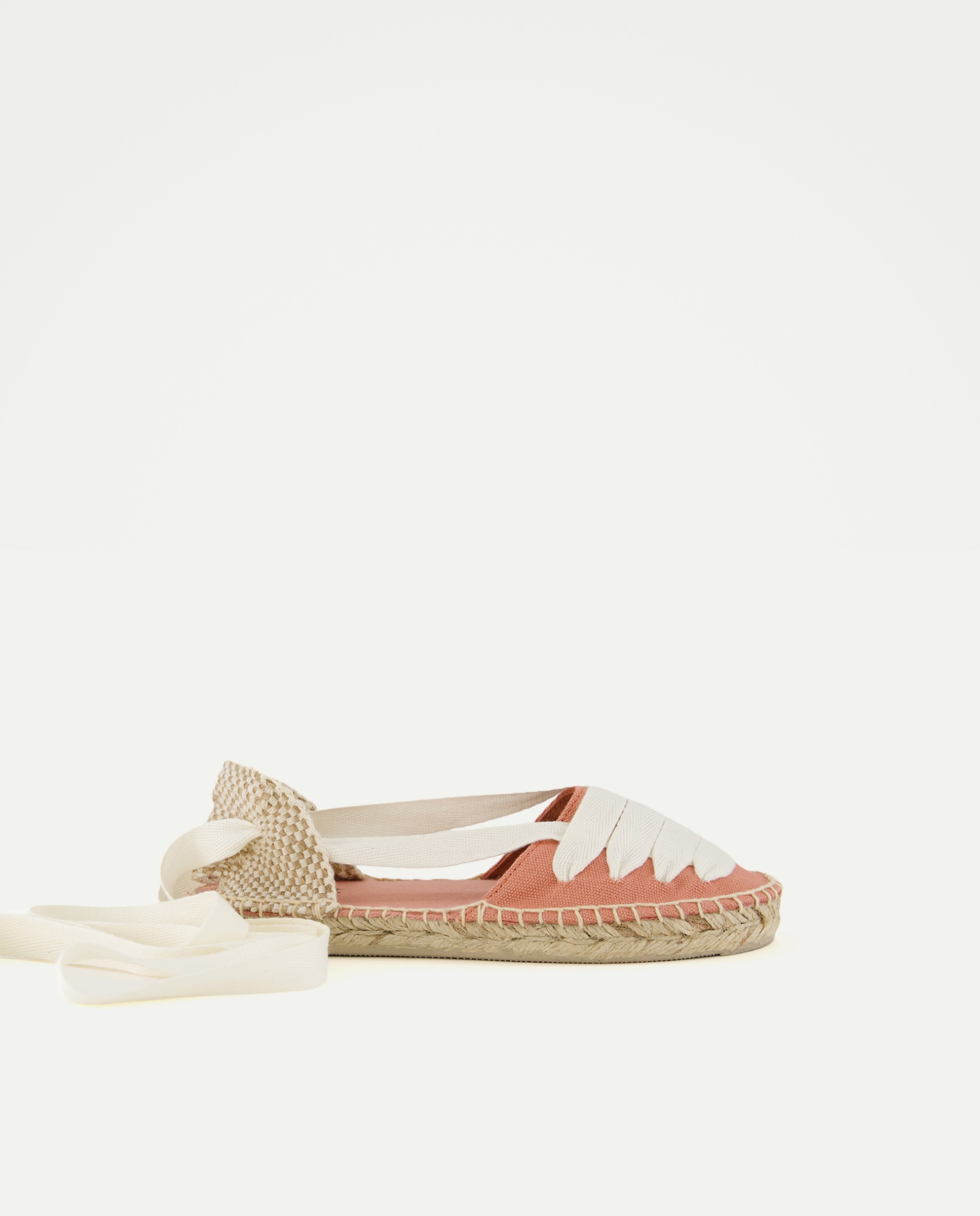 Imagen 0 de Alpargata niña con cintas