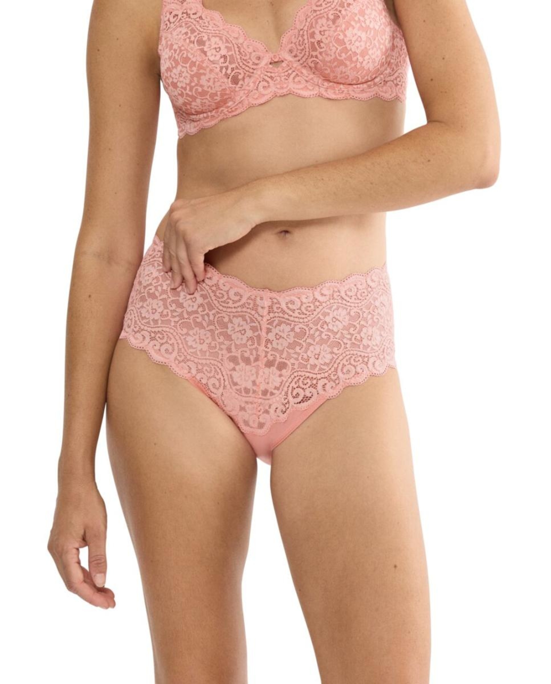 Cueca de Cintura Subida Clássica de Renda Rosa-claro-1